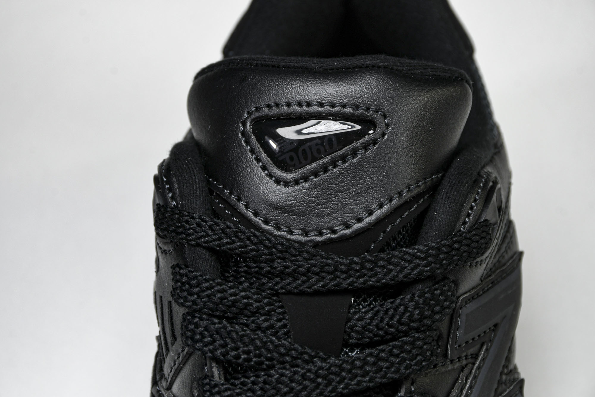 Joe Freshgoods x New Balance NB9060 联名款 复古休闲运动慢跑鞋 U9