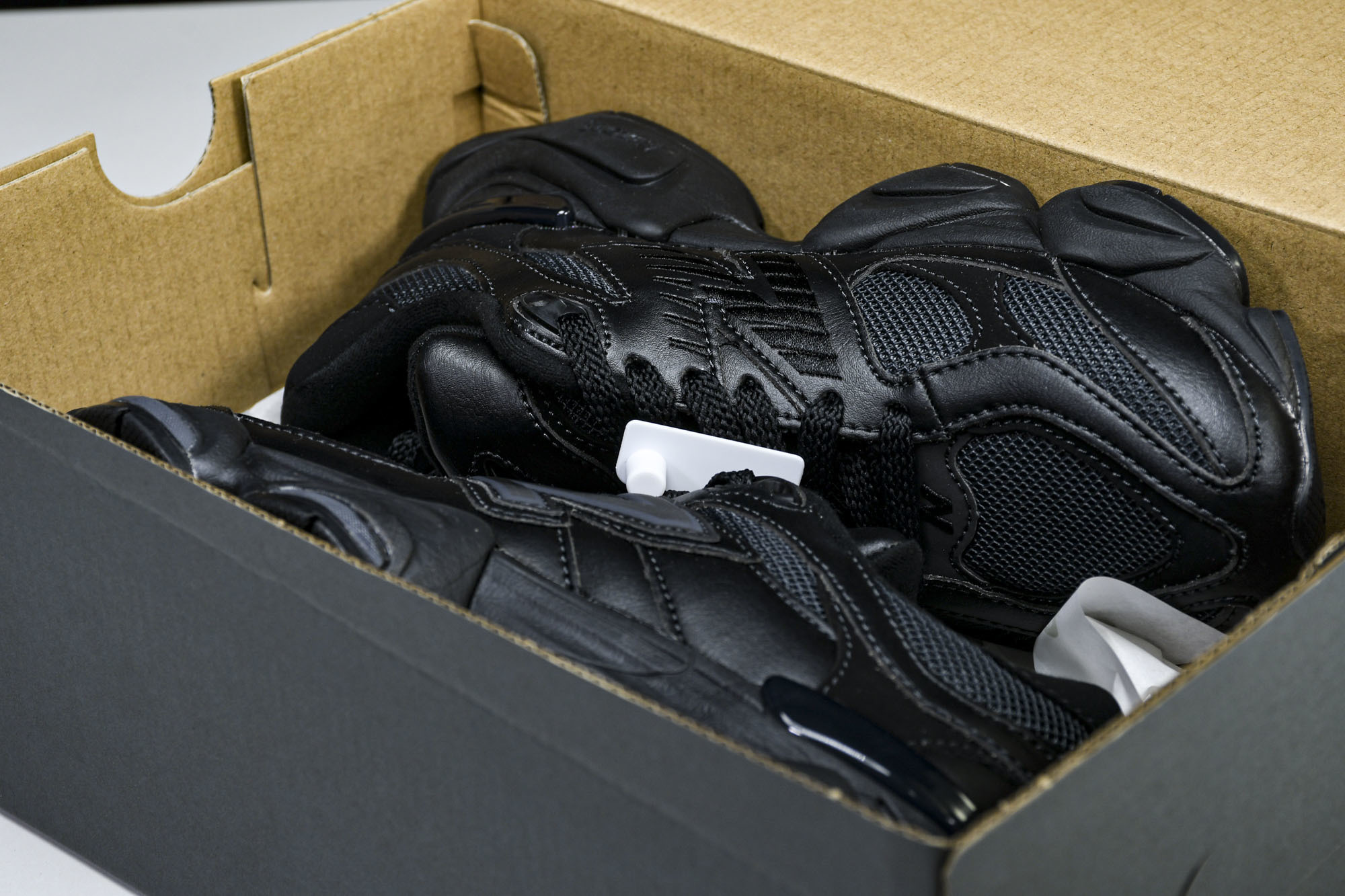 Joe Freshgoods x New Balance NB9060 联名款 复古休闲运动慢跑鞋 U9