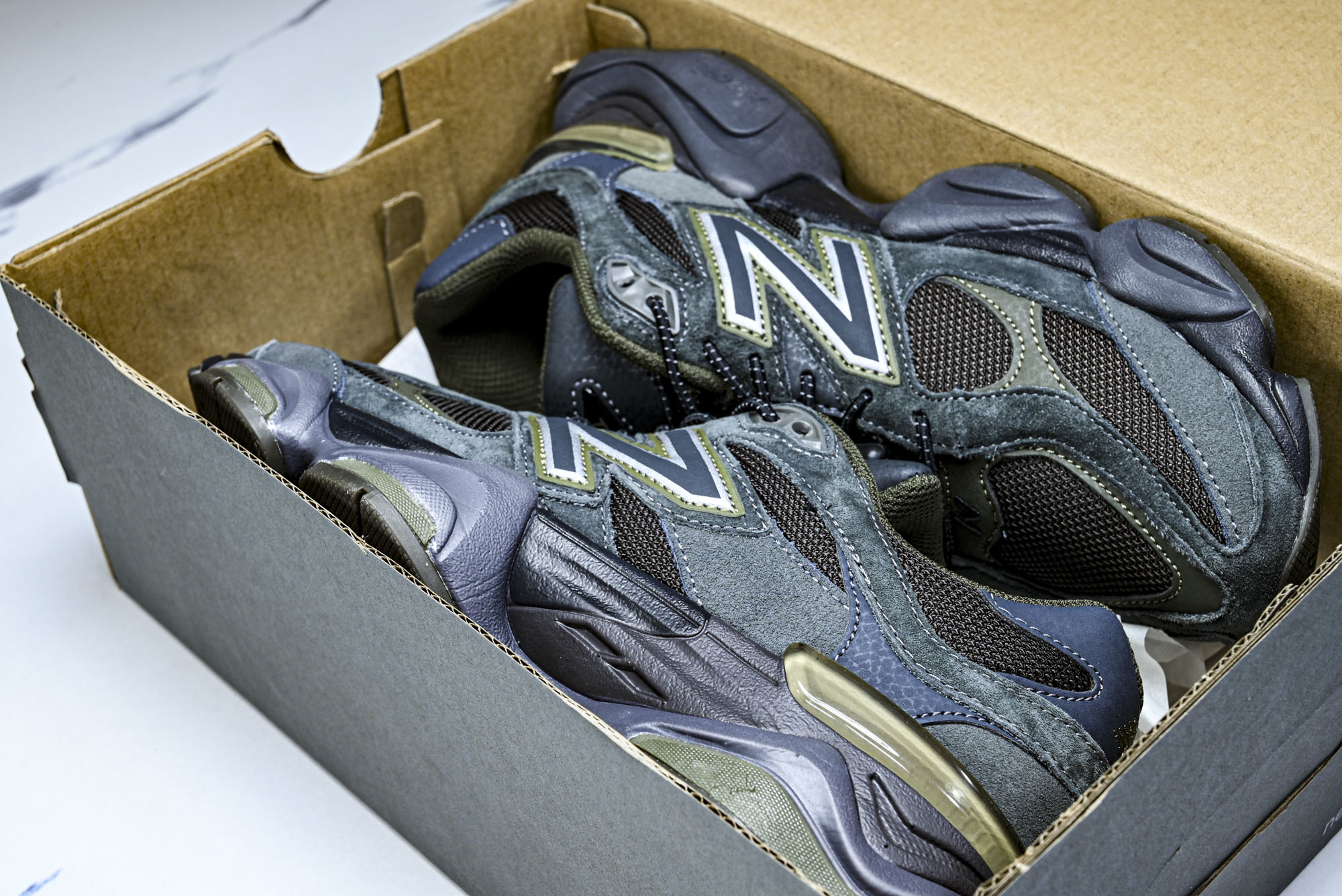 Joe Freshgoods x New Balance NB9060 联名款 复古休闲运动慢跑鞋 U9