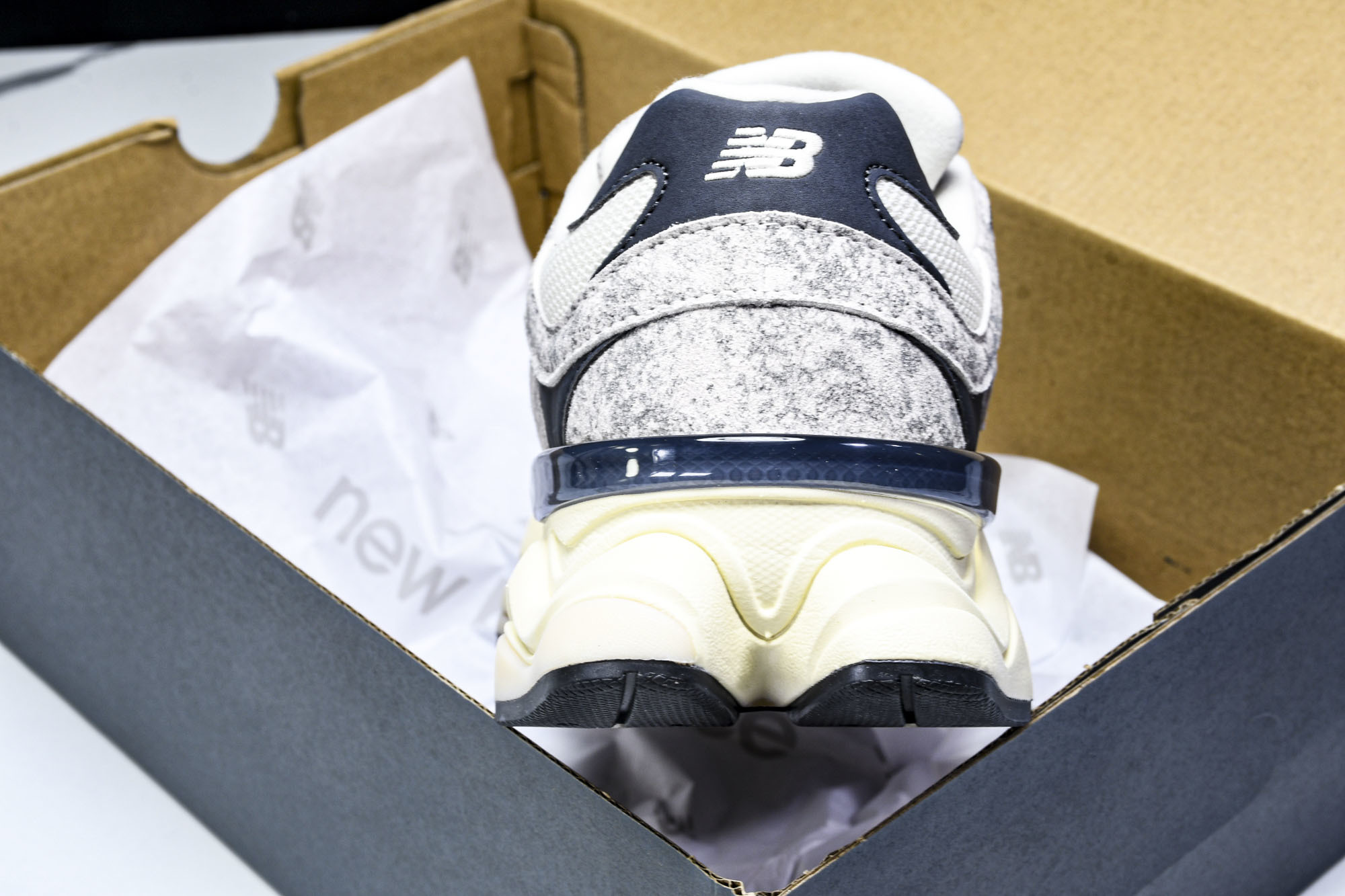 Joe Freshgoods x New Balance NB9060 联名款 复古休闲运动慢跑鞋 U9