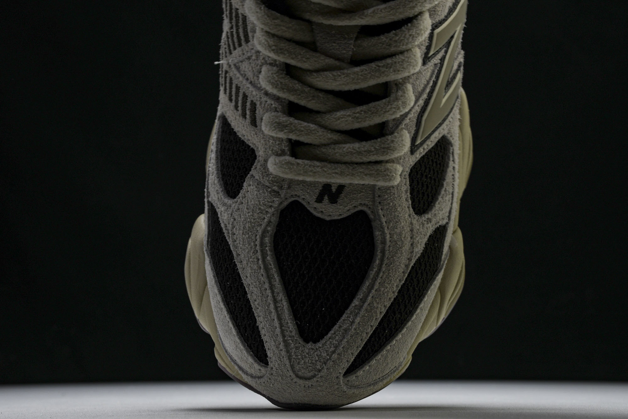 Joe Freshgoods x New Balance NB9060 联名款 复古休闲运动慢跑鞋 U9