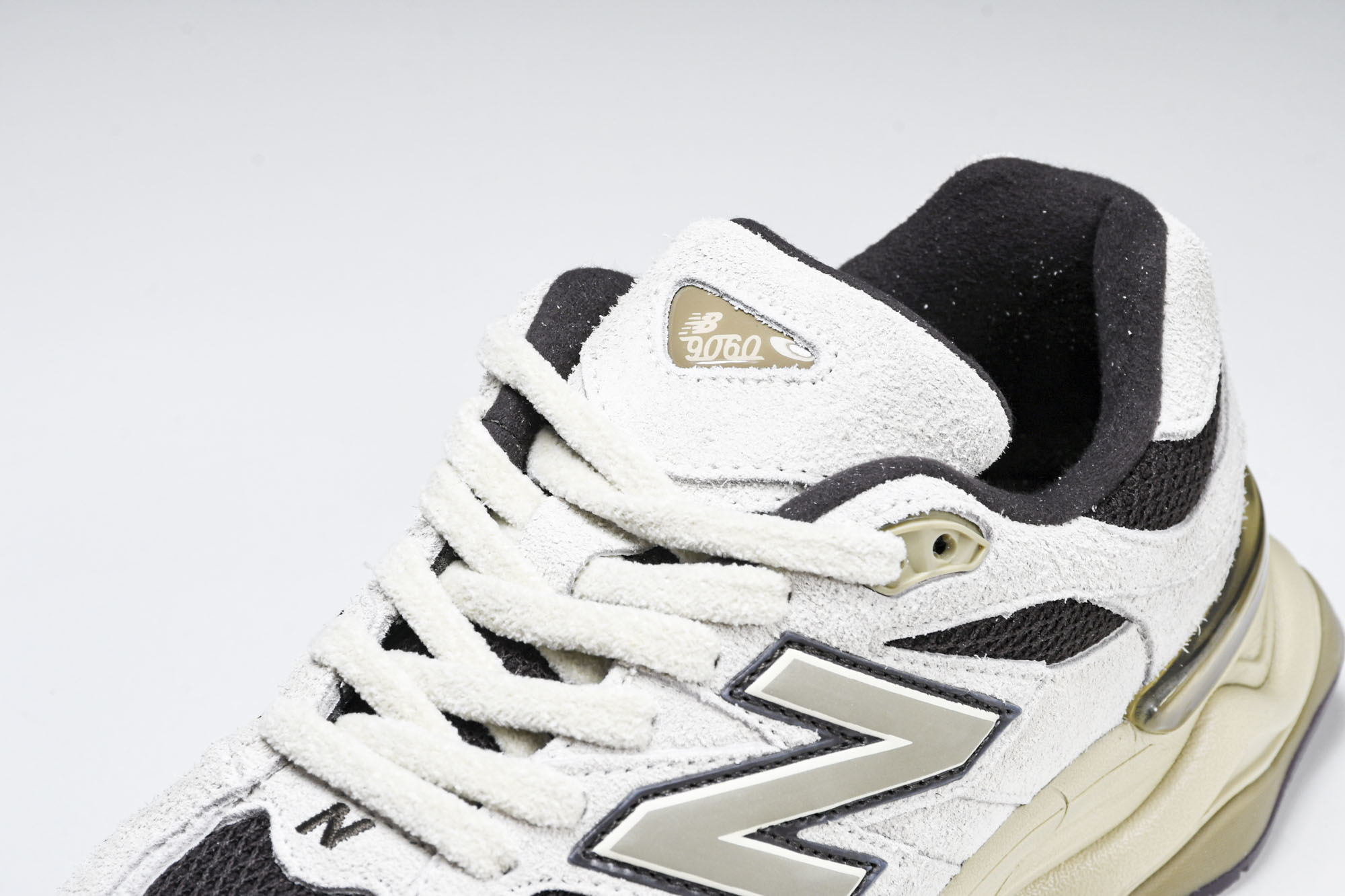 Joe Freshgoods x New Balance NB9060 联名款 复古休闲运动慢跑鞋 U9
