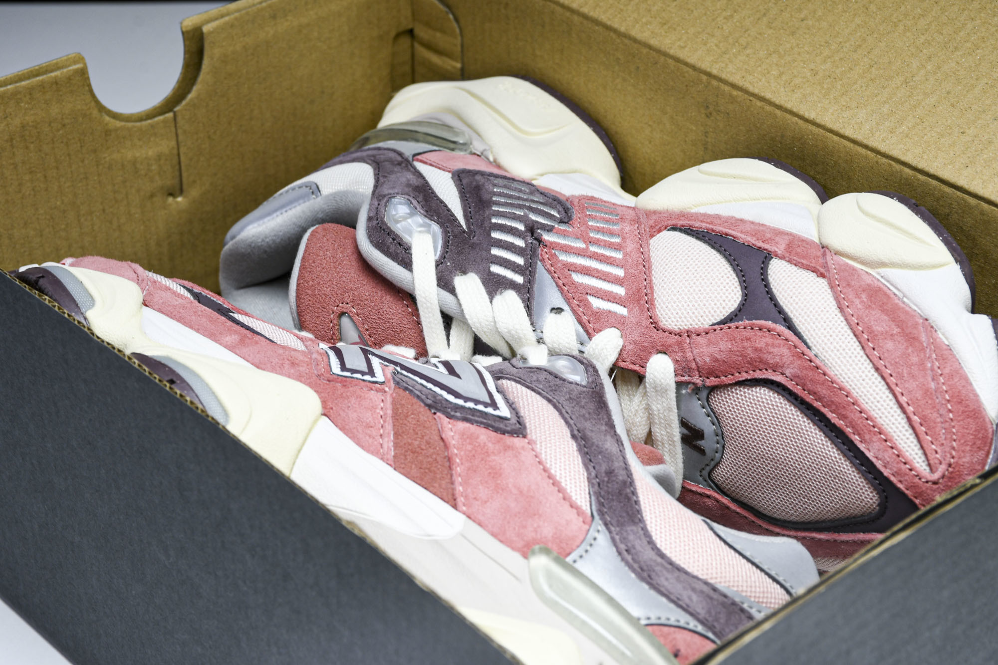 Joe Freshgoods x New Balance NB9060 联名款 复古休闲运动慢跑鞋 U9