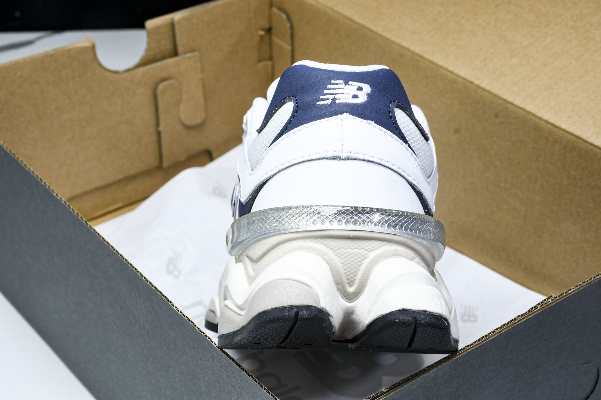 Joe Freshgoods x New Balance NB9060 联名款 复古休闲运动慢跑鞋 U9