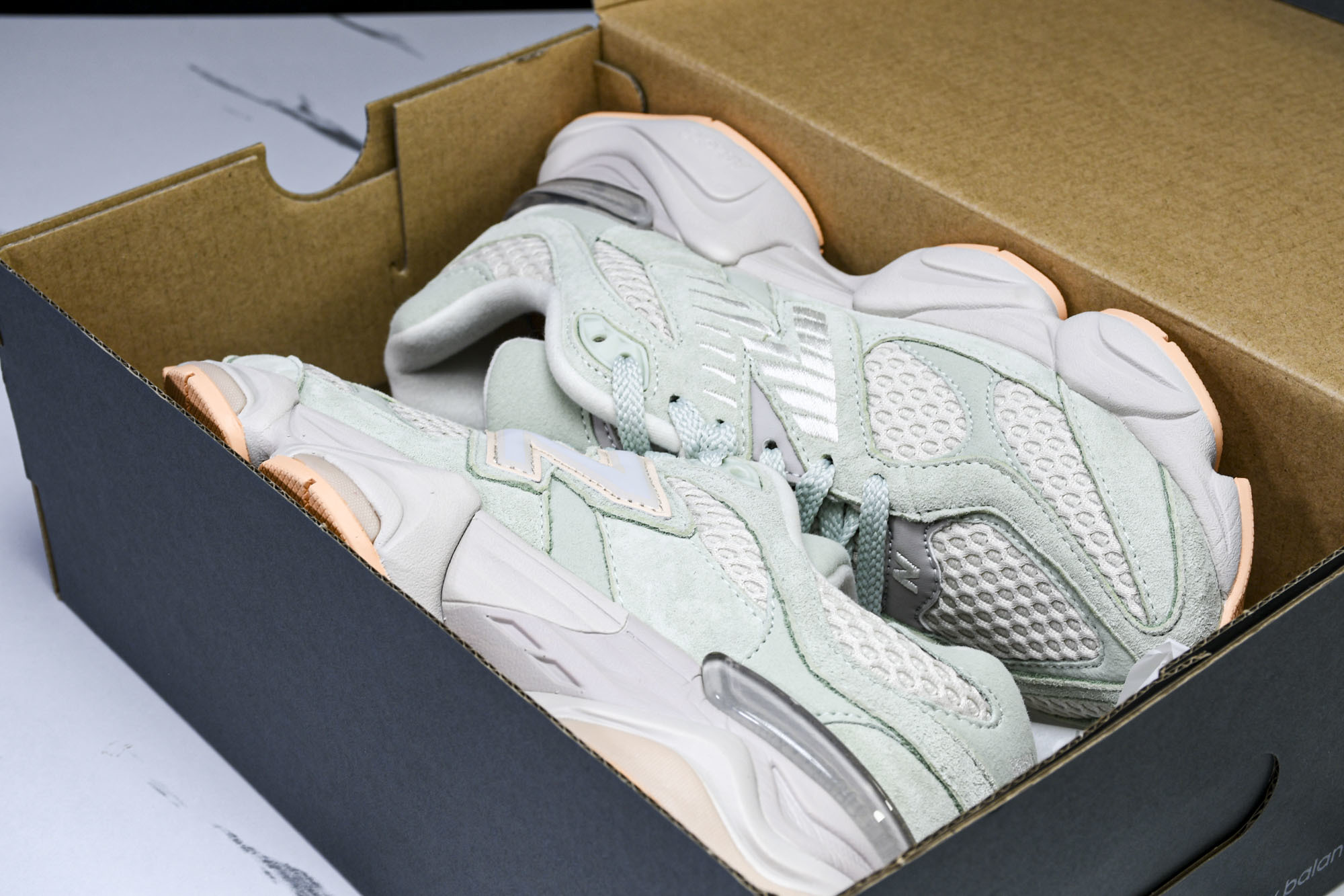 Joe Freshgoods x New Balance NB9060 联名款 复古休闲运动慢跑鞋 U9