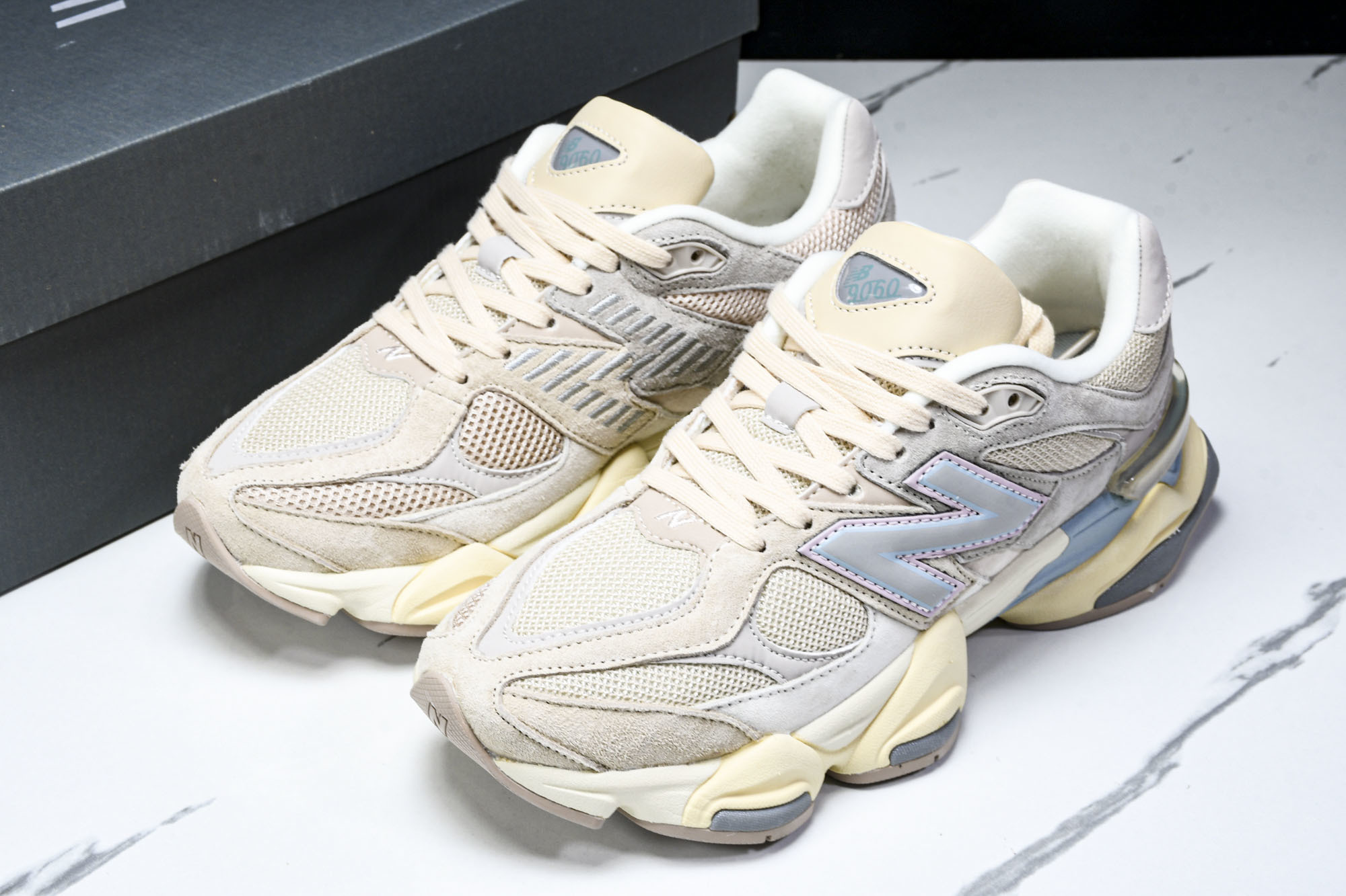 Joe Freshgoods x New Balance NB9060 联名款 复古休闲运动慢跑鞋 U9