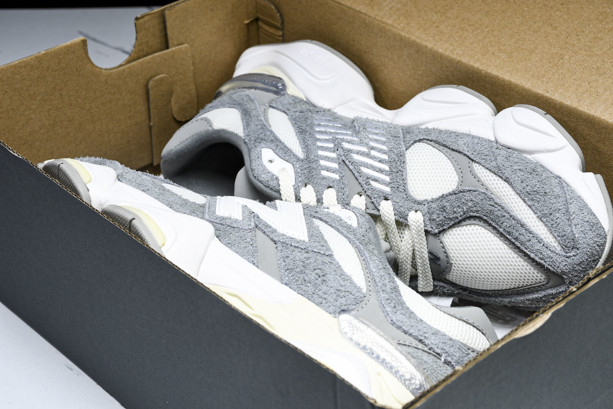 Joe Freshgoods x New Balance NB9060 联名款 复古休闲运动慢跑鞋 U9