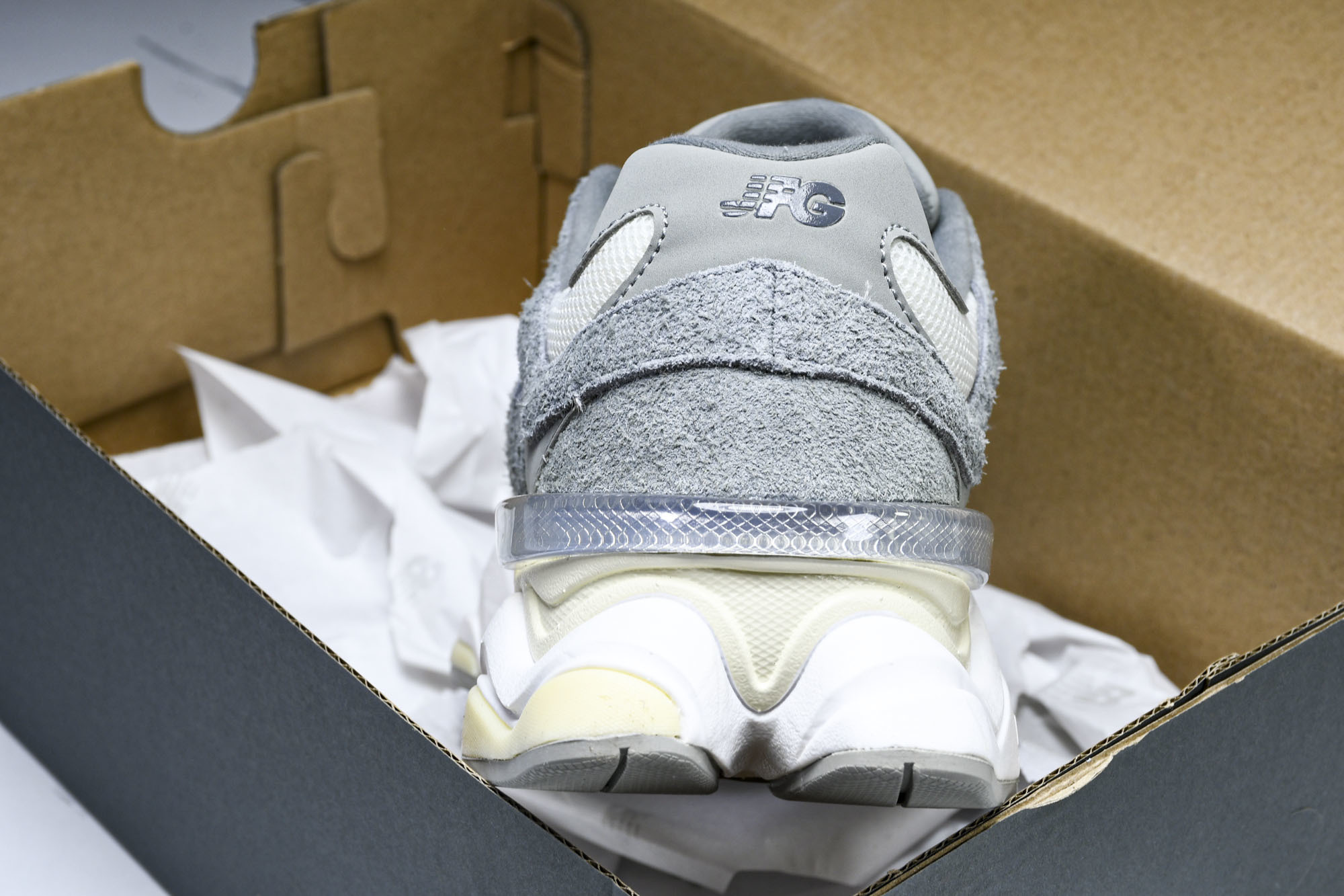 Joe Freshgoods x New Balance NB9060 联名款 复古休闲运动慢跑鞋 U9