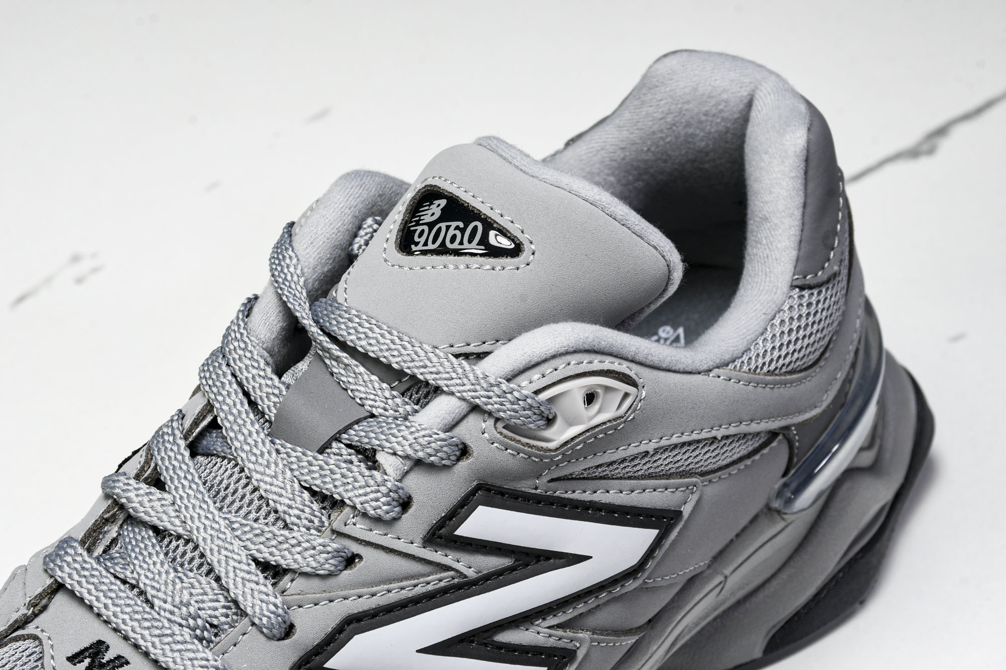Joe Freshgoods x New Balance NB9060 联名款 复古休闲运动慢跑鞋 U9