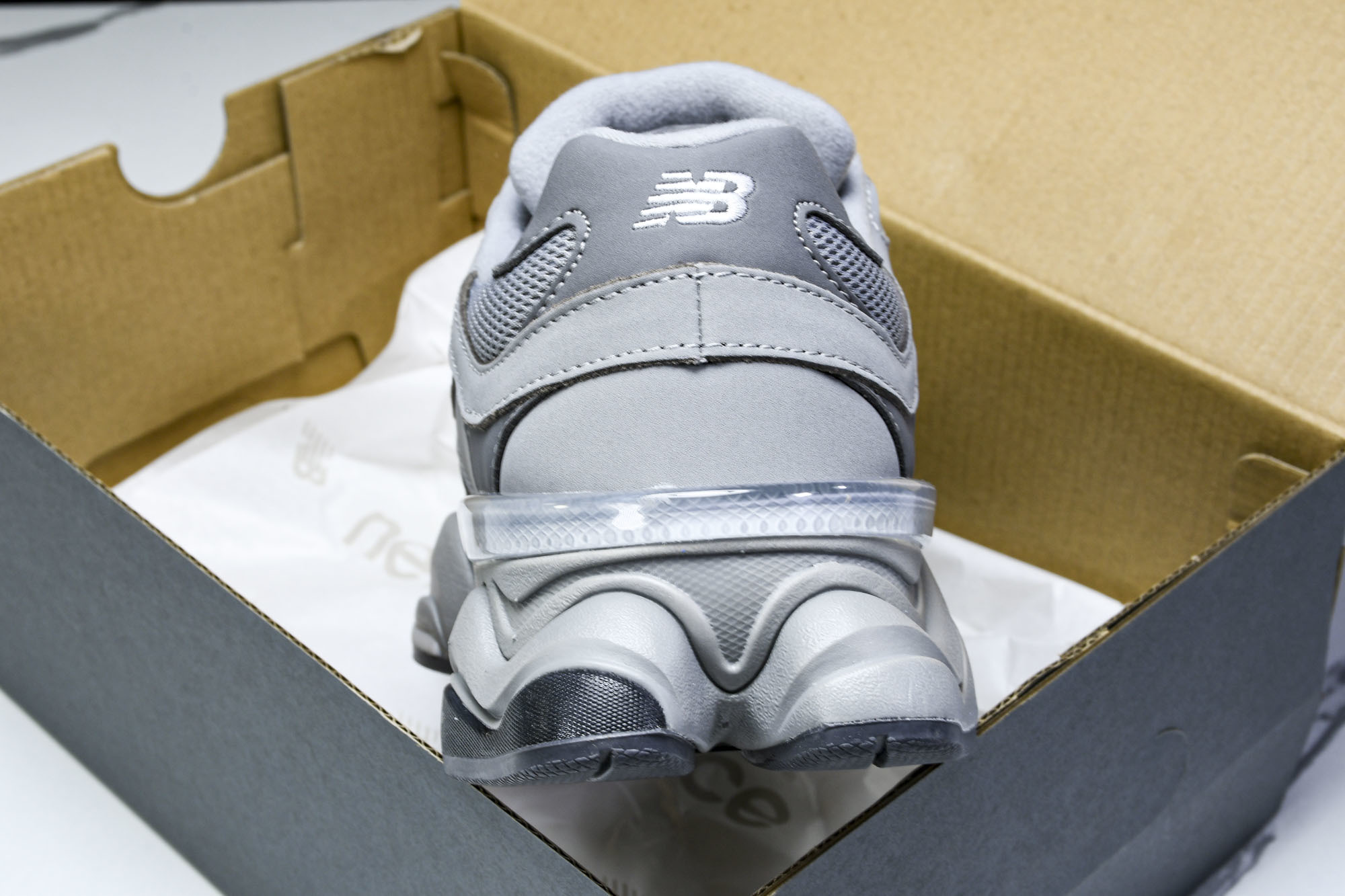 Joe Freshgoods x New Balance NB9060 联名款 复古休闲运动慢跑鞋 U9