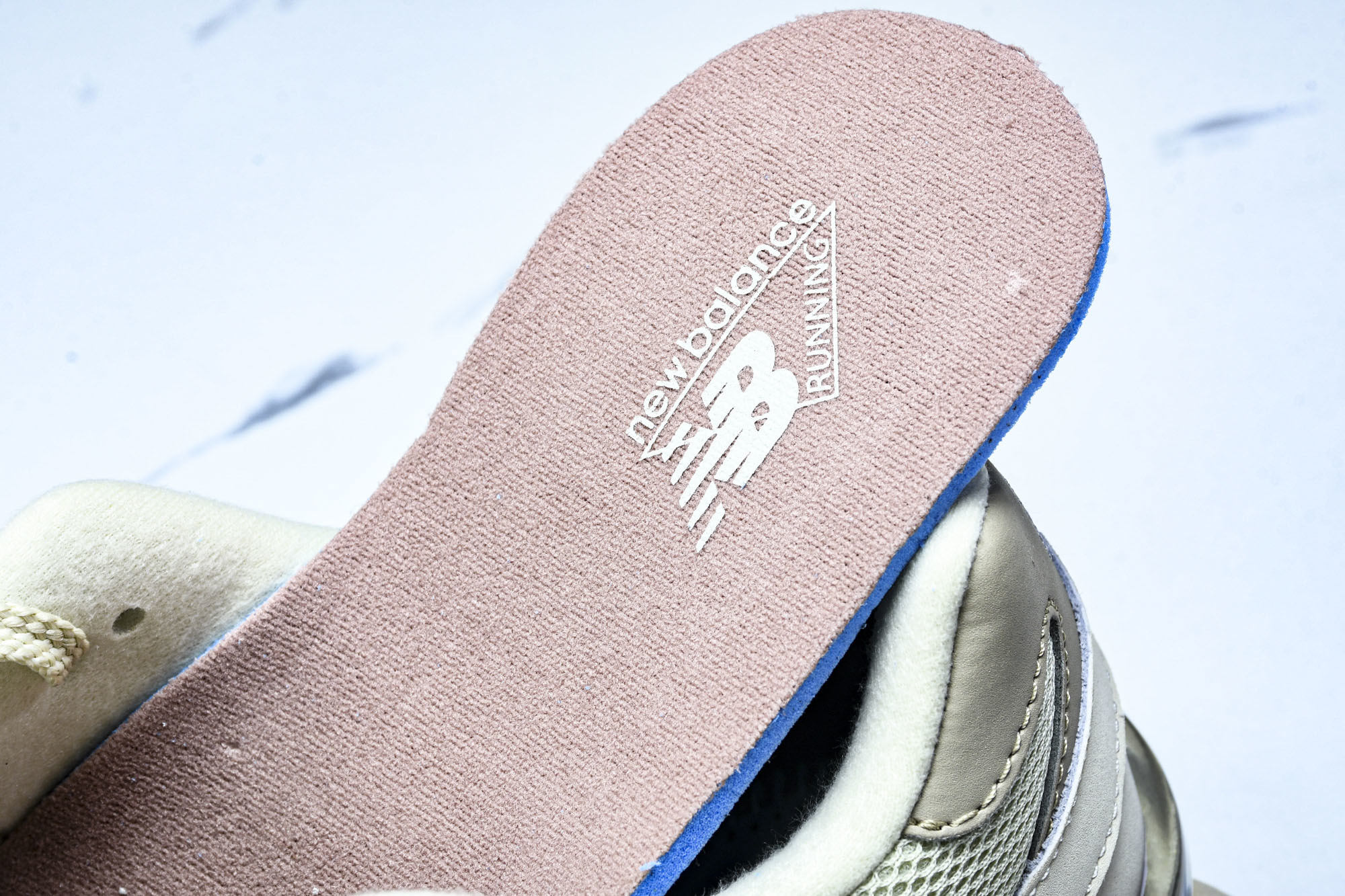 Joe Freshgoods x New Balance NB9060 联名款 复古休闲运动慢跑鞋 U9