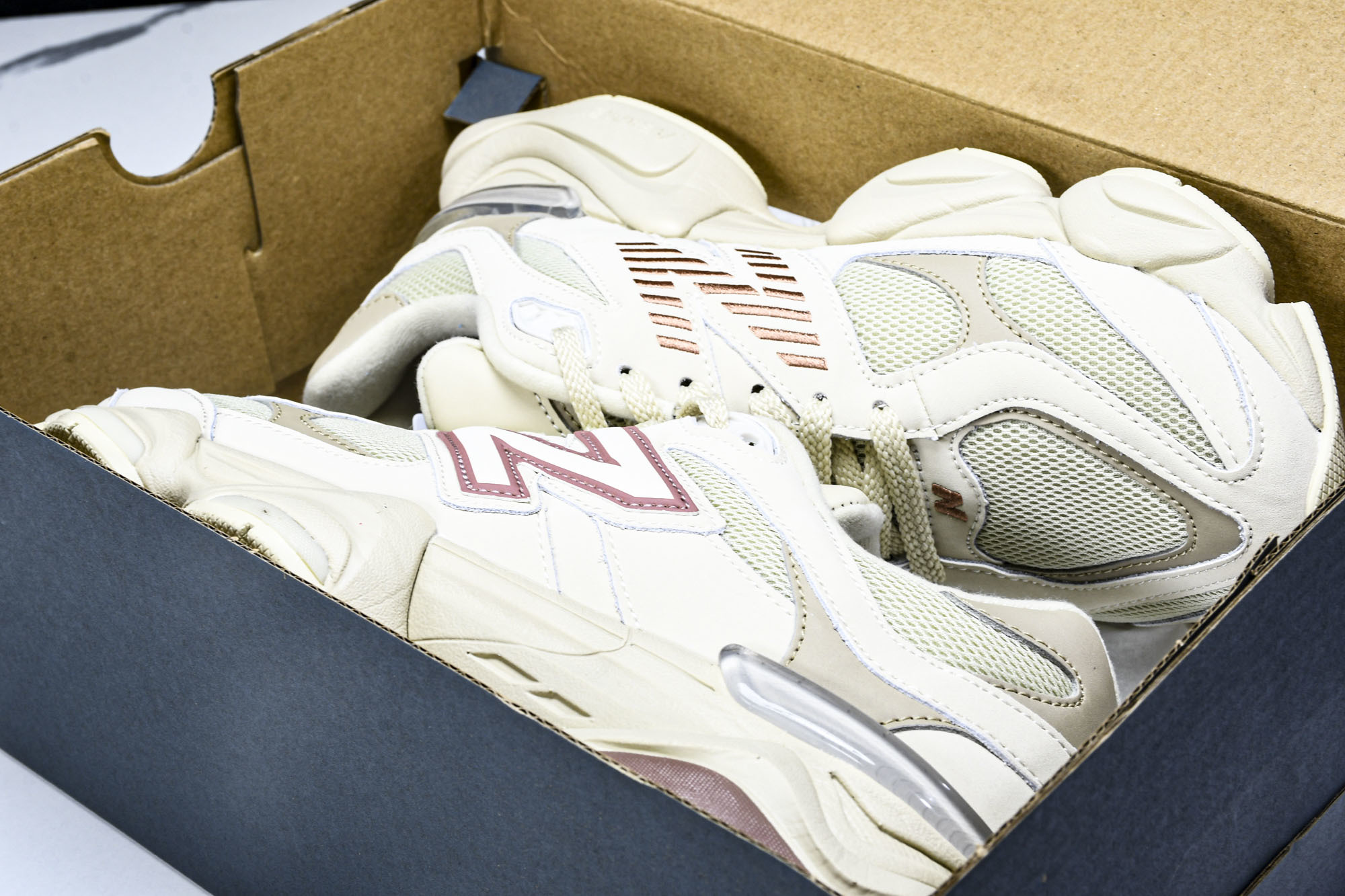 Joe Freshgoods x New Balance NB9060 联名款 复古休闲运动慢跑鞋 U9