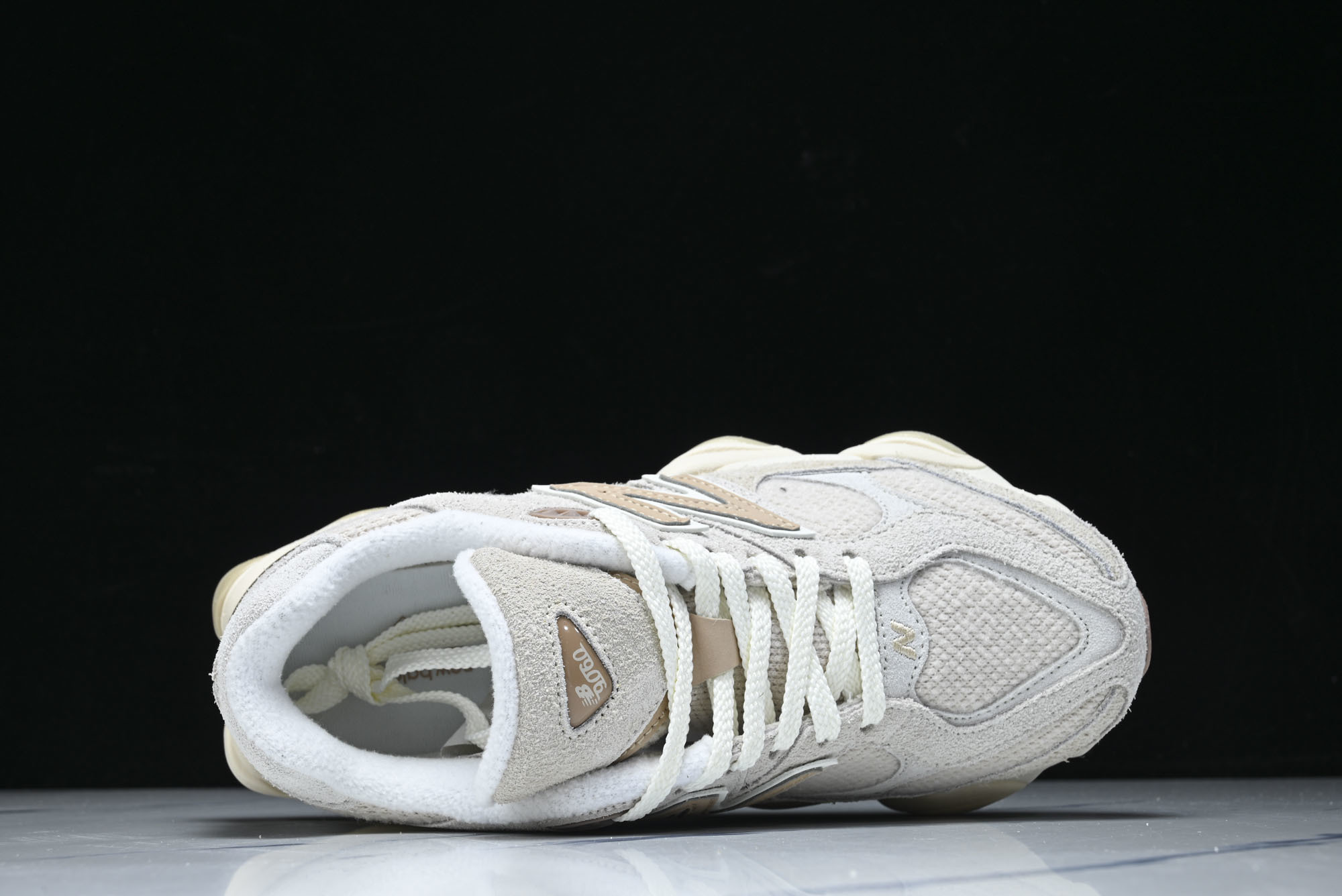 New Balance NB9060 复古休闲运动慢跑鞋 U9060CCB #YZ010#鞋款灵感源自设