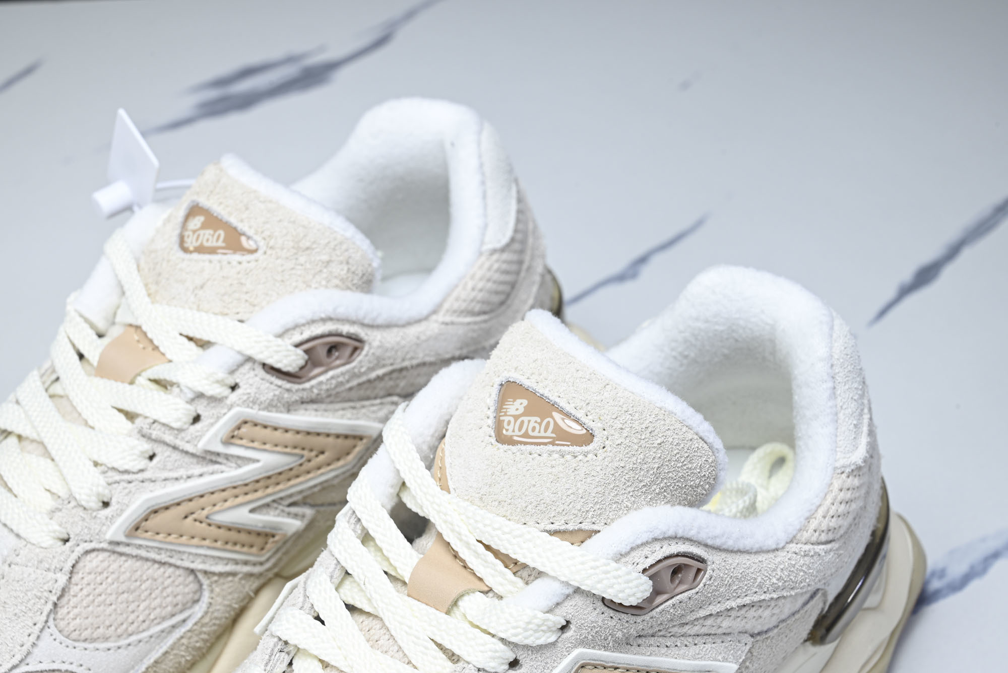New Balance NB9060 复古休闲运动慢跑鞋 U9060CCB #YZ010#鞋款灵感源自设