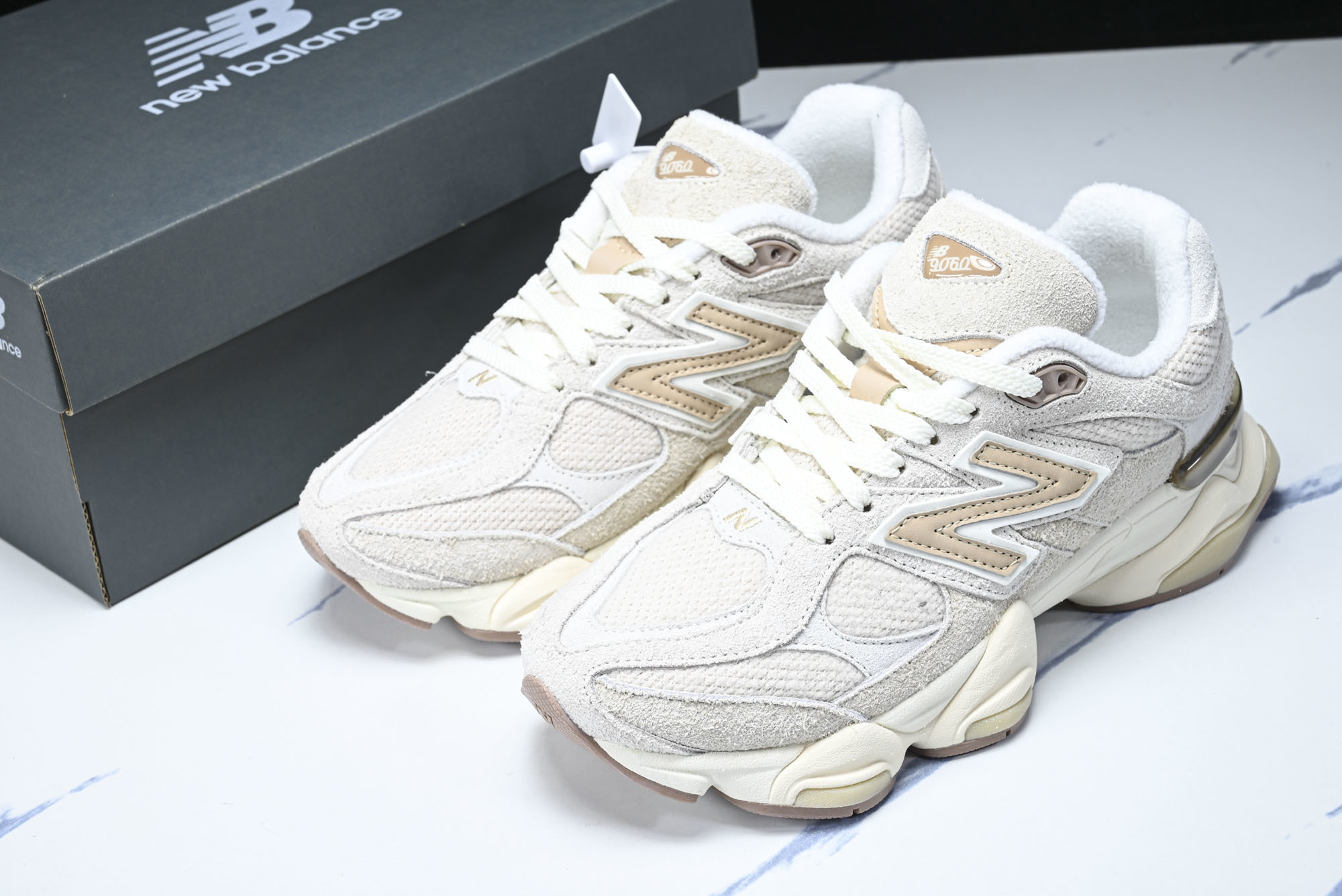 New Balance NB9060 复古休闲运动慢跑鞋 U9060CCB #YZ010#鞋款灵感源自设