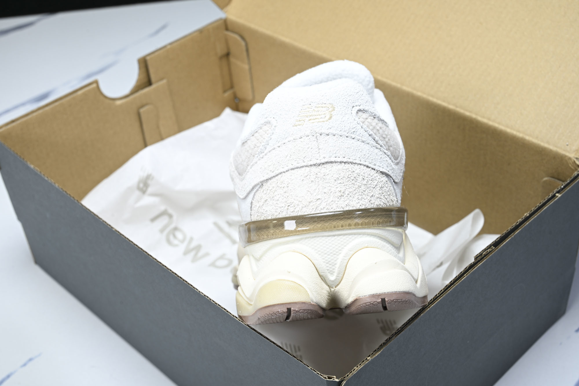 New Balance NB9060 复古休闲运动慢跑鞋 U9060CCB #YZ010#鞋款灵感源自设