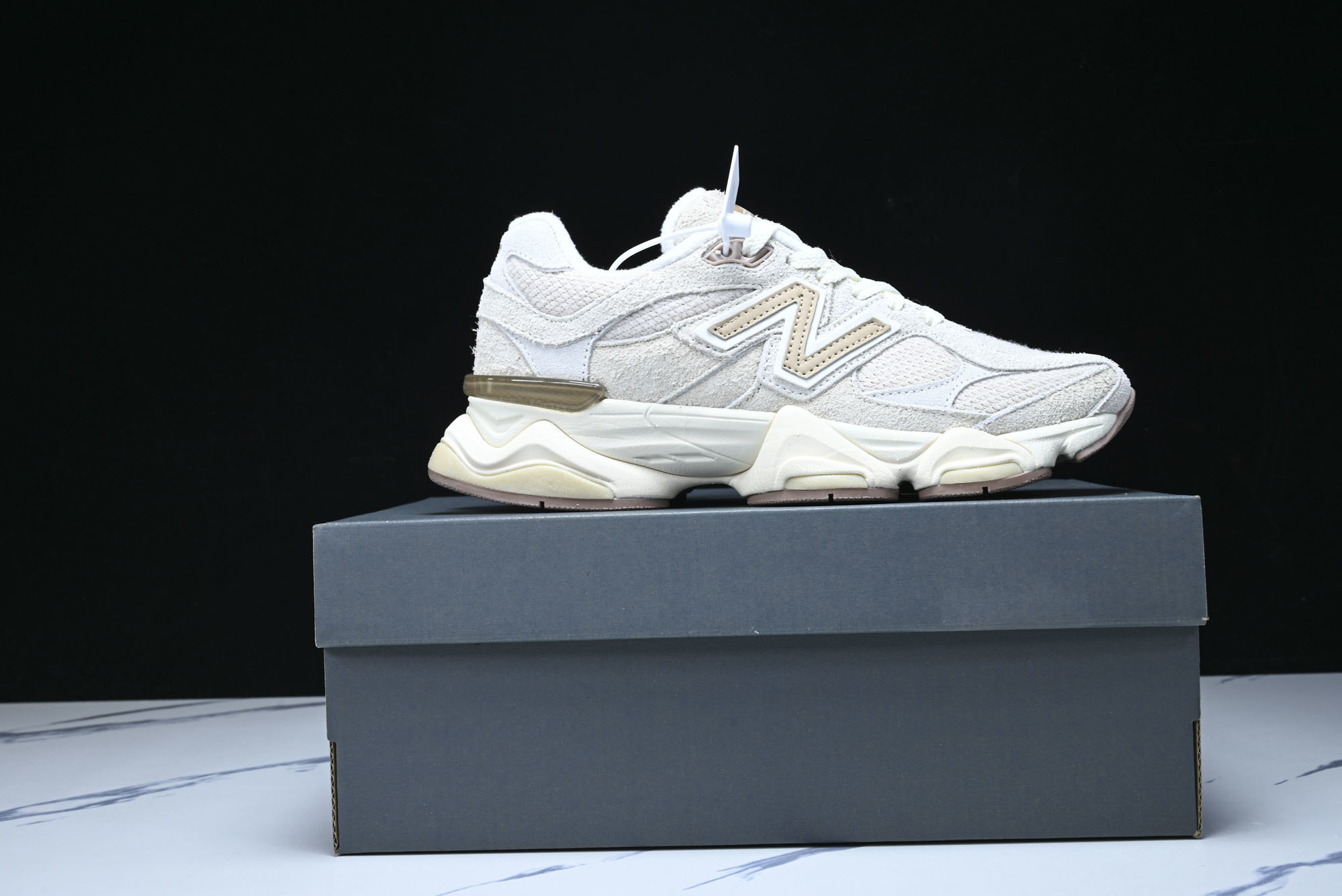 New Balance NB9060 复古休闲运动慢跑鞋 U9060CCB #YZ010#鞋款灵感源自设