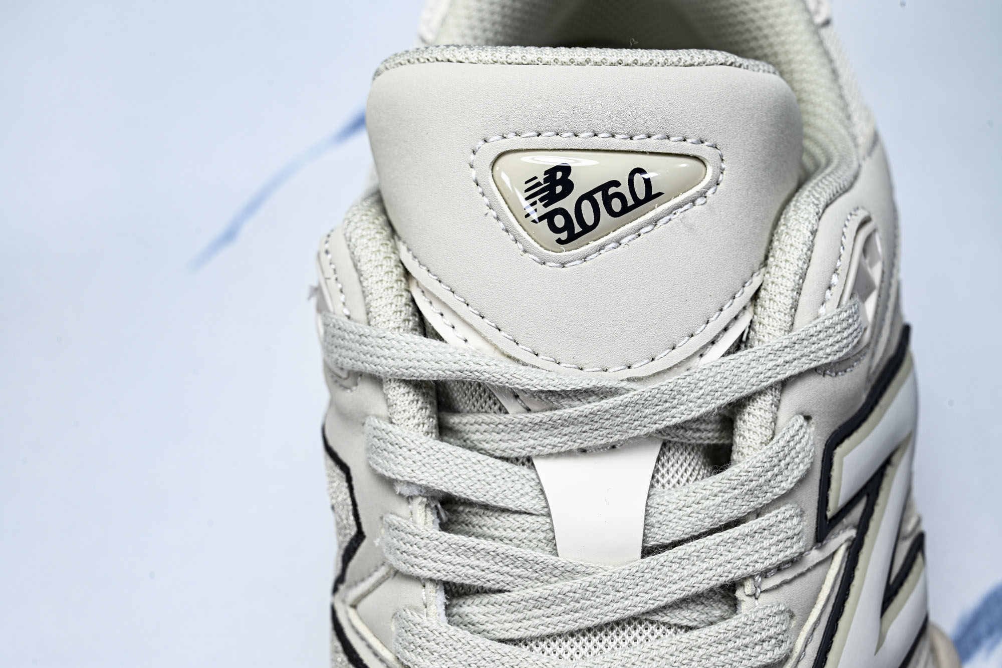 New Balance NB9060 联名款 复古休闲运动慢跑鞋 UT #YZ010#鞋款灵感源自设计师
