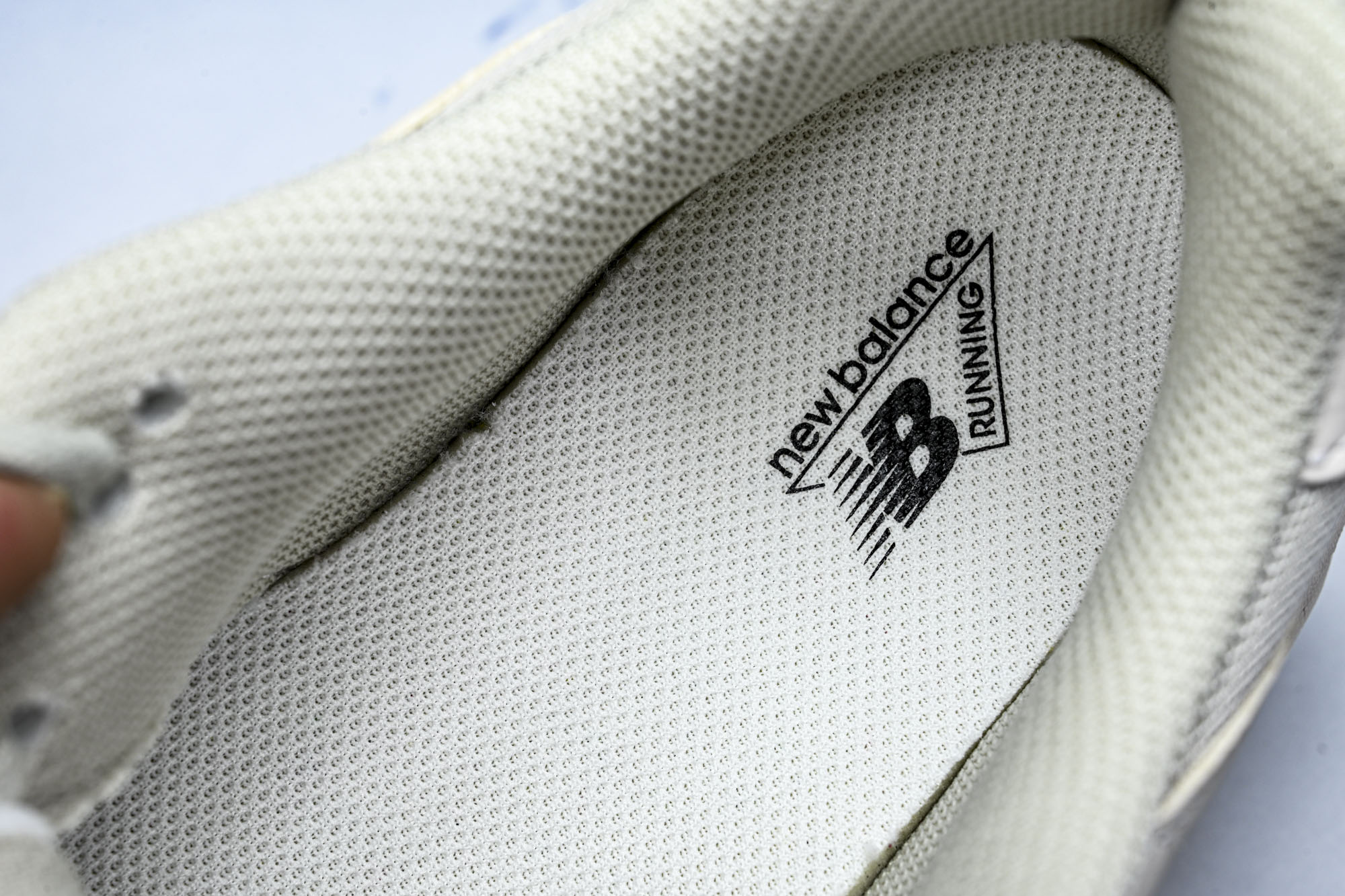 New Balance NB9060 联名款 复古休闲运动慢跑鞋 UT #YZ010#鞋款灵感源自设计师