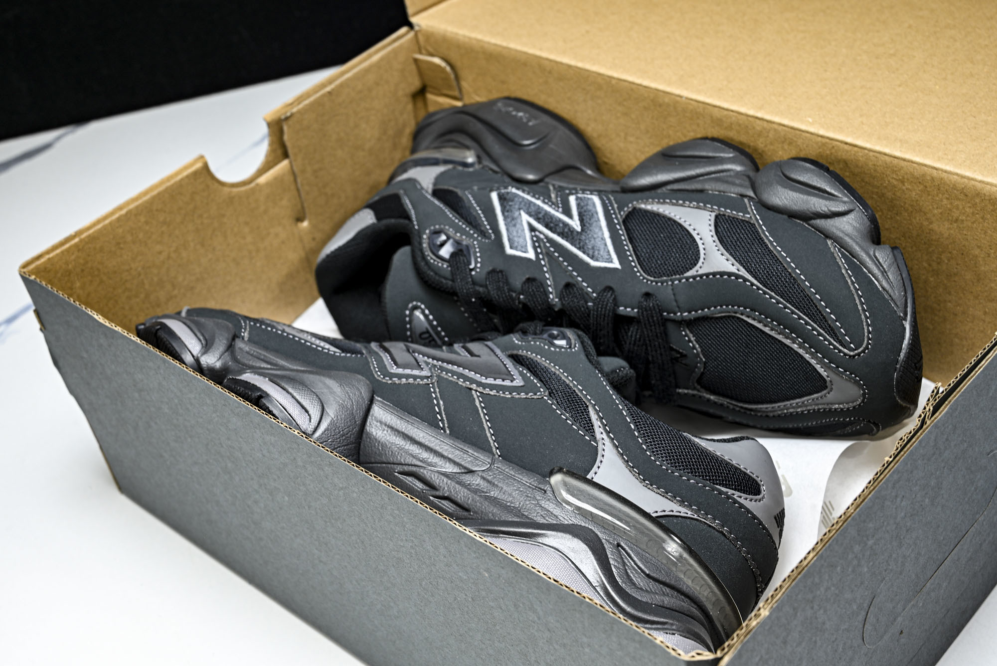 New Balance NB9060 联名款 复古休闲运动慢跑鞋 UE #YZ010#鞋款灵感源自设计师