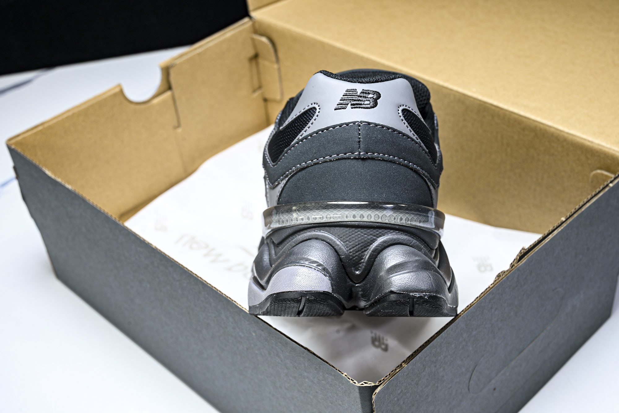 New Balance NB9060 联名款 复古休闲运动慢跑鞋 UE #YZ010#鞋款灵感源自设计师