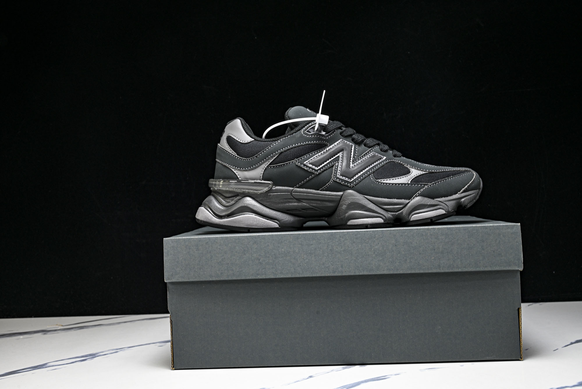 New Balance NB9060 联名款 复古休闲运动慢跑鞋 UE #YZ010#鞋款灵感源自设计师