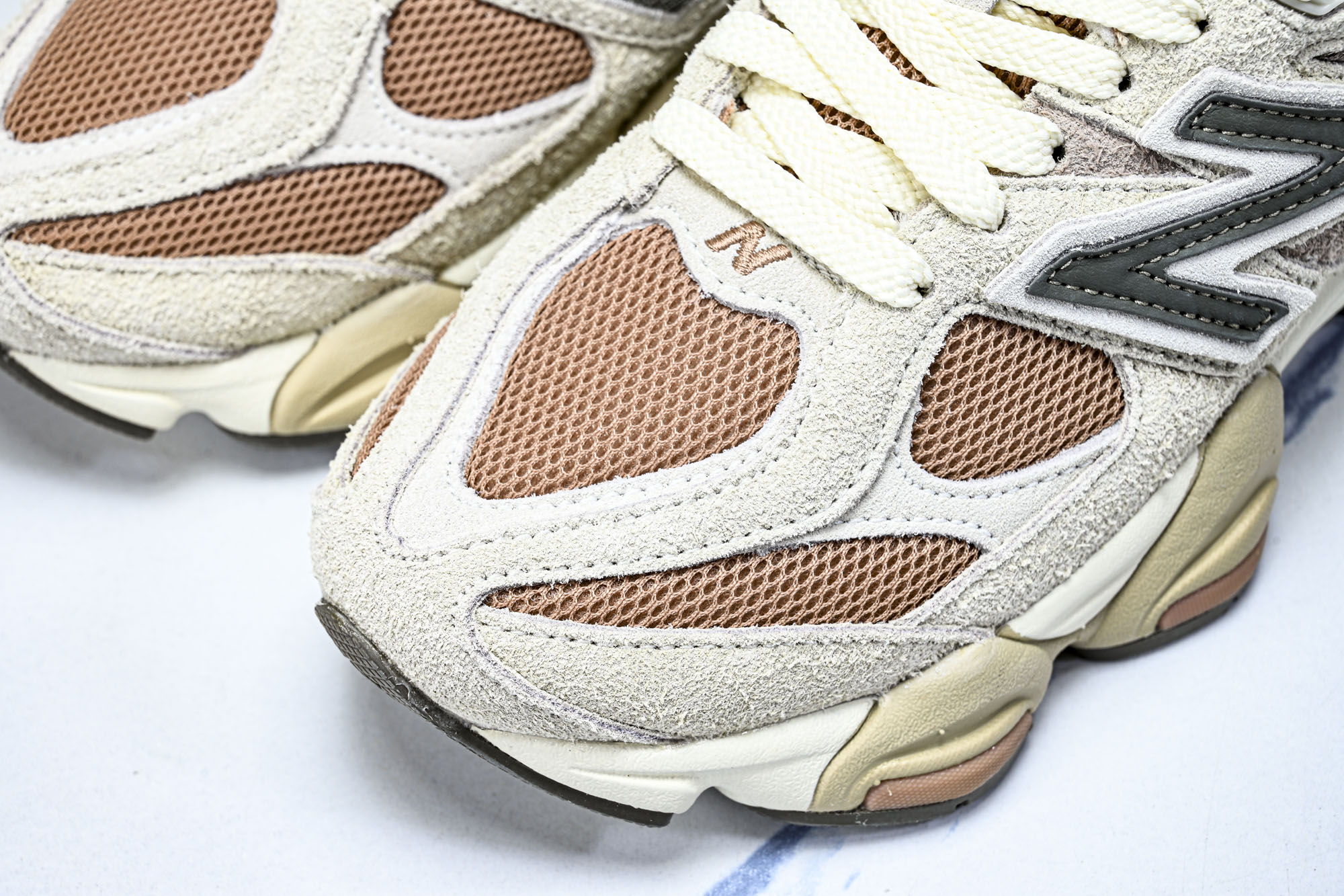 New Balance NB9060 联名款 复古休闲运动慢跑鞋U9060CWF #YZ010#鞋款灵感