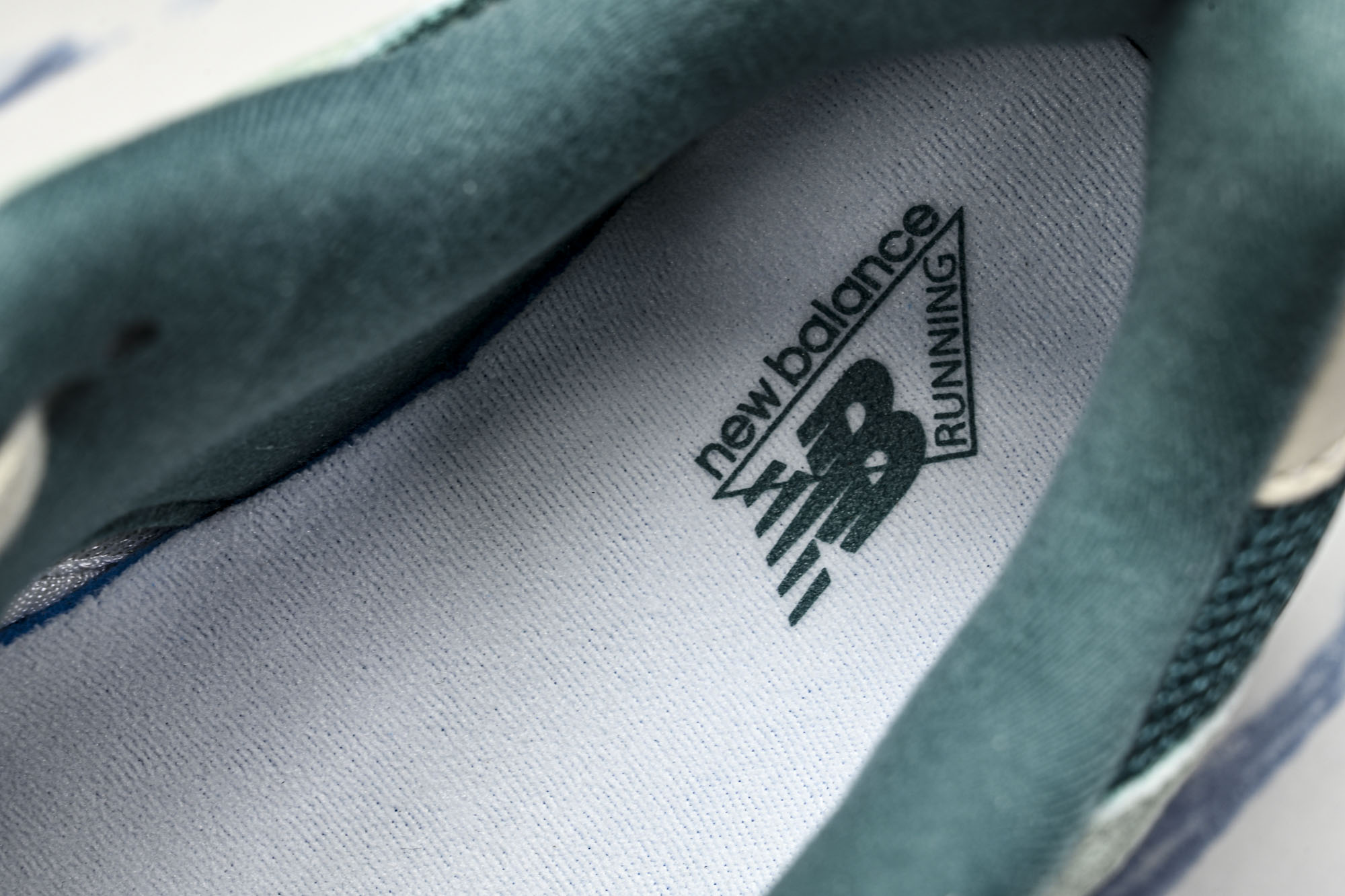 New Balance NB9060 联名款 复古休闲运动慢跑鞋U9060FG #YZ010#鞋款灵感源