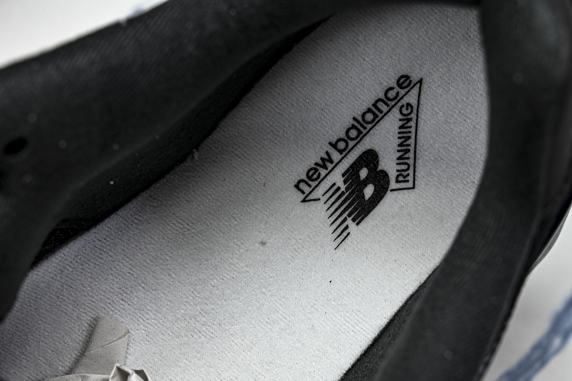 New Balance NB9060 联名款 复古休闲运动慢跑鞋U9060ORA #YZ010#鞋款灵感