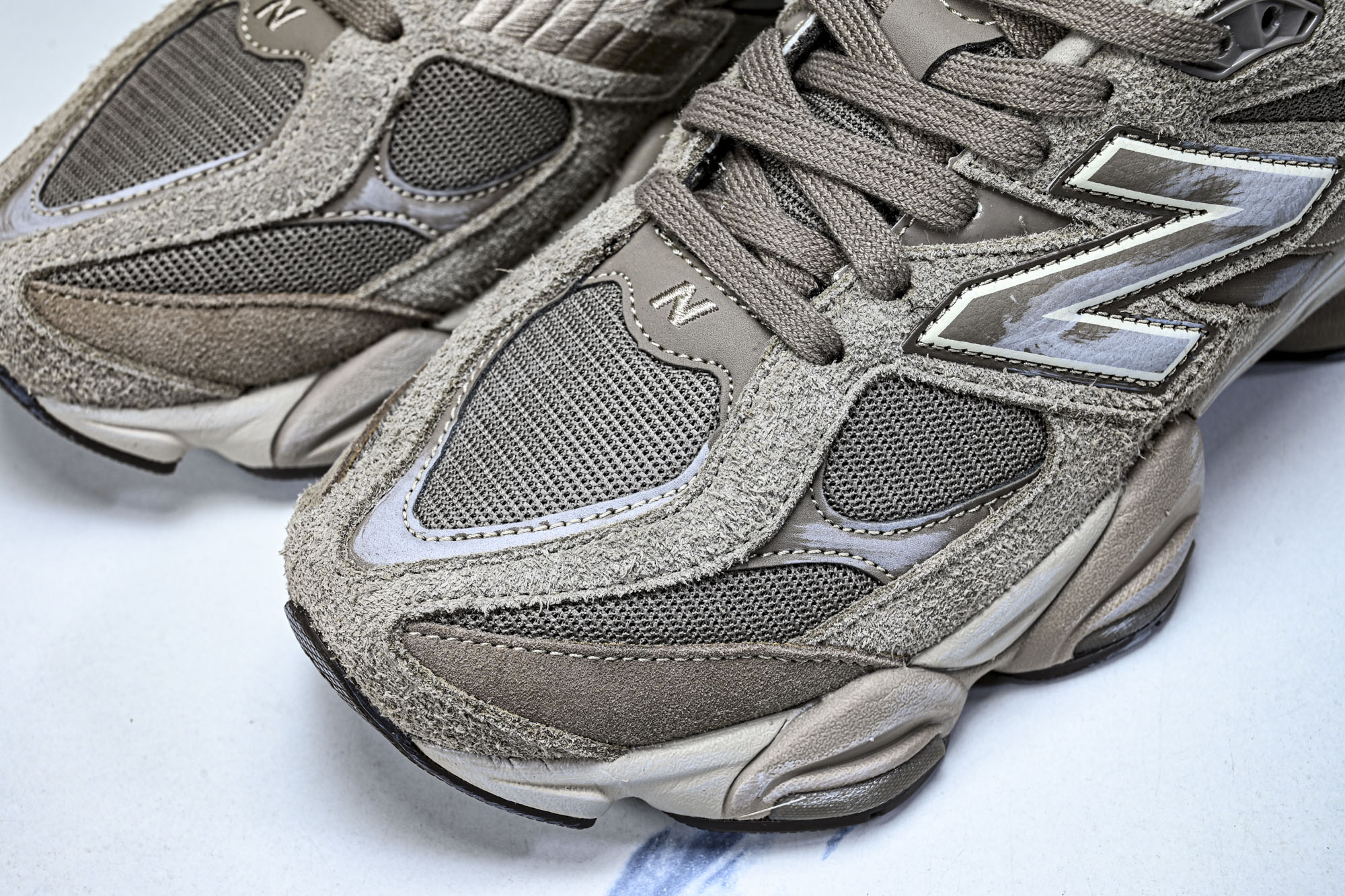 New Balance NB9060 联名款 复古休闲运动慢跑鞋U9060。B #YZ010#鞋款灵感源