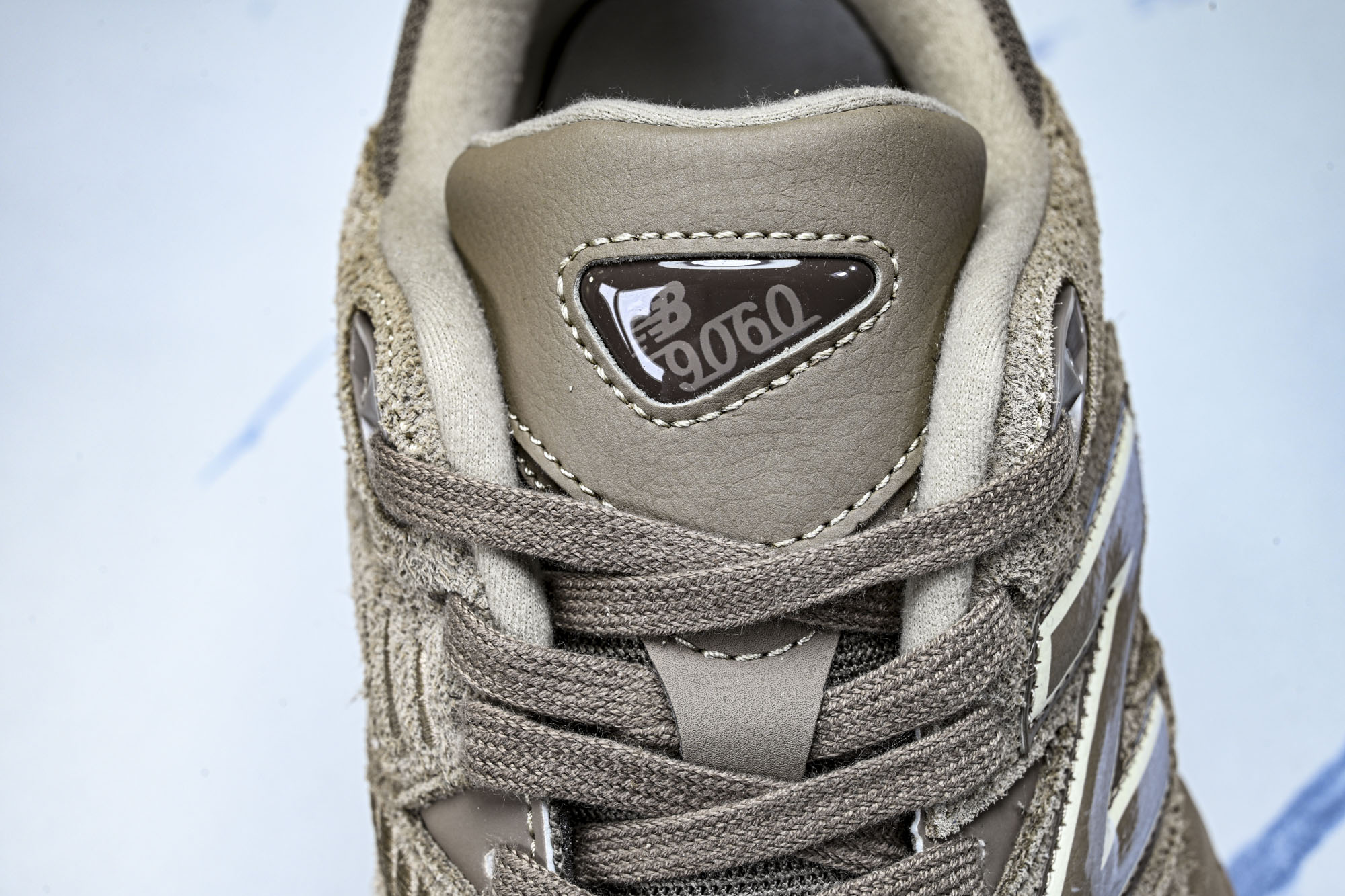 New Balance NB9060 联名款 复古休闲运动慢跑鞋U9060。B #YZ010#鞋款灵感源