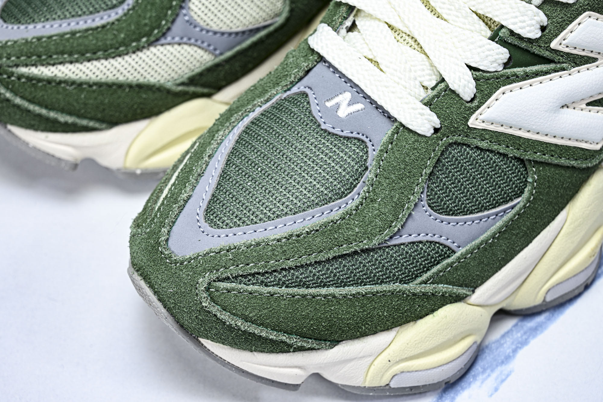 New Balance NB9060 联名款 复古休闲运动慢跑鞋U9060VNG #YZ010#鞋款灵感