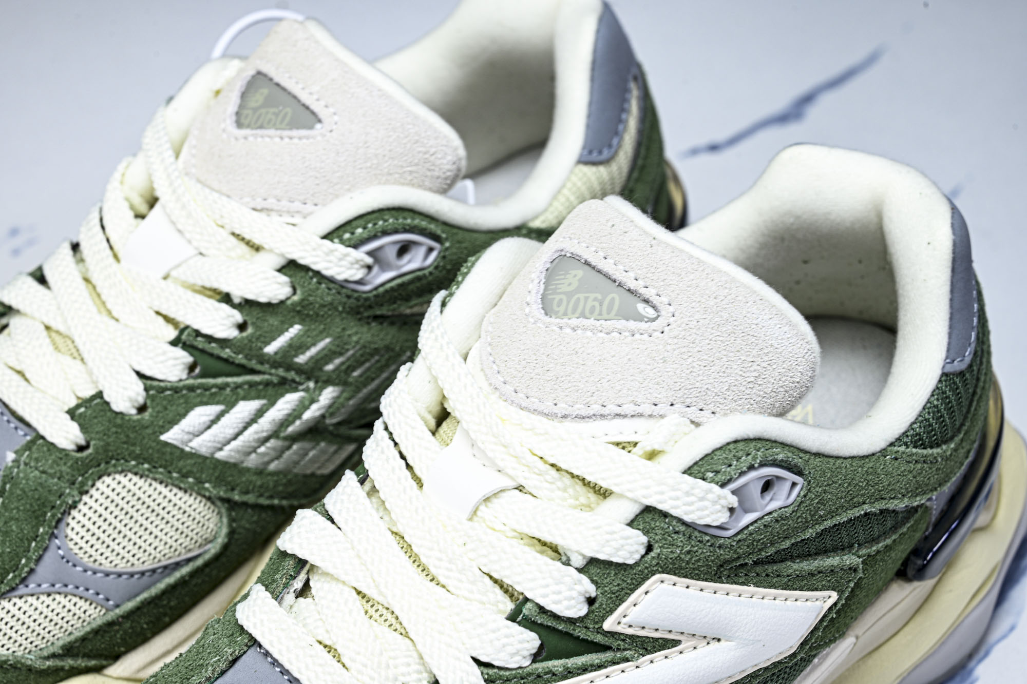 New Balance NB9060 联名款 复古休闲运动慢跑鞋U9060VNG #YZ010#鞋款灵感