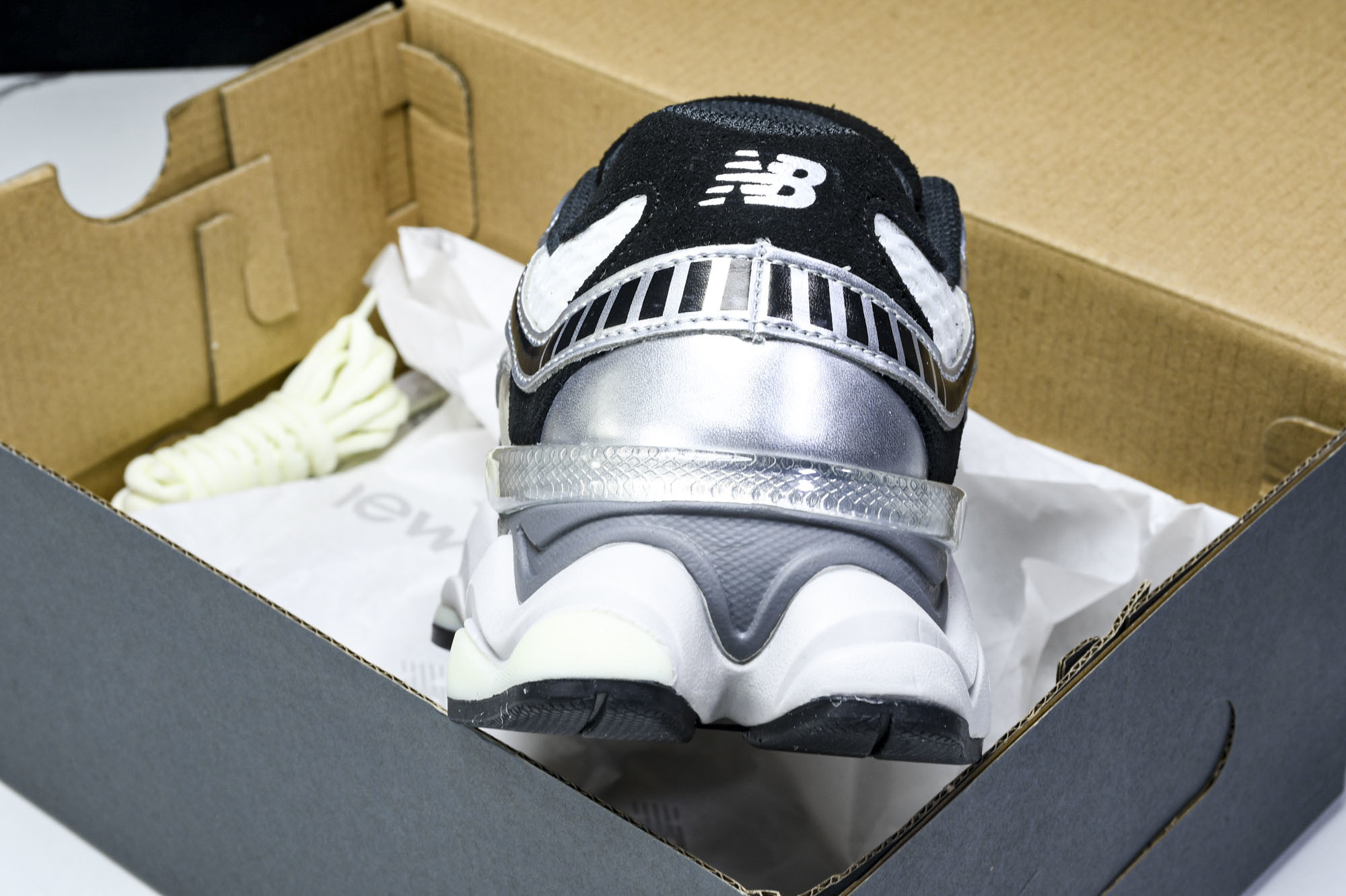 New Balance NB9060系列 复古休闲运动慢跑鞋 U9060SP #YZ010#鞋款灵感源自