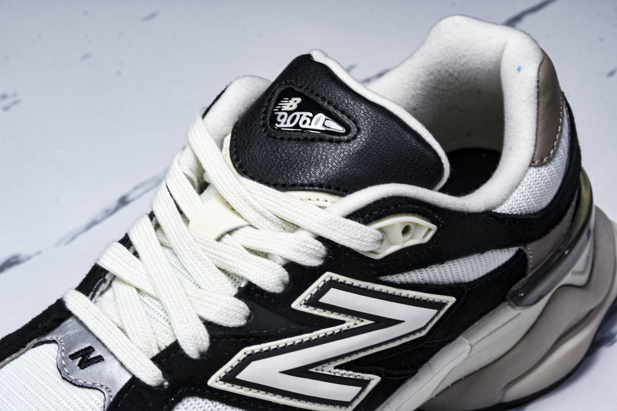 New Balance NB 9060 Sea Salt 黑白  货号：U9060BLZ #YZ010#
