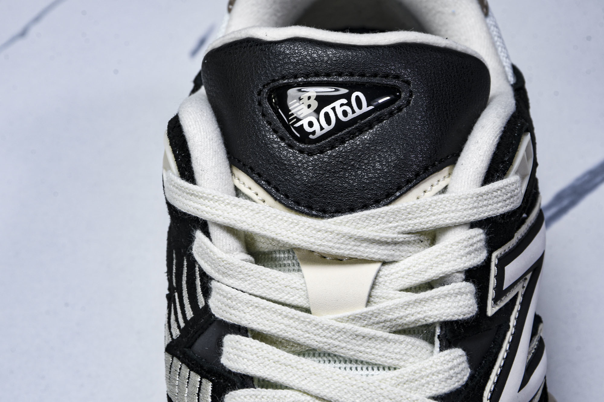 New Balance NB 9060 Sea Salt 黑白  货号：U9060BLZ #YZ010#