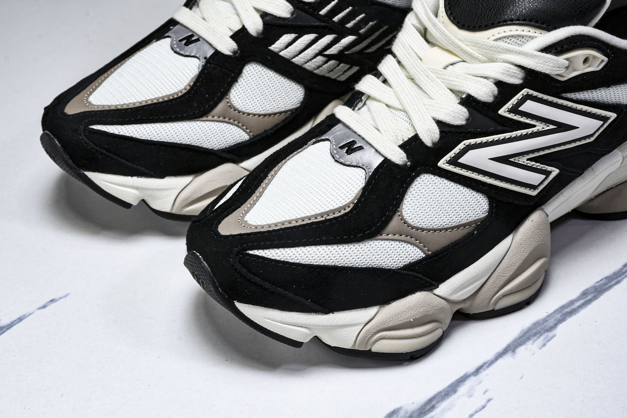 New Balance NB 9060 Sea Salt 黑白  货号：U9060BLZ #YZ010#
