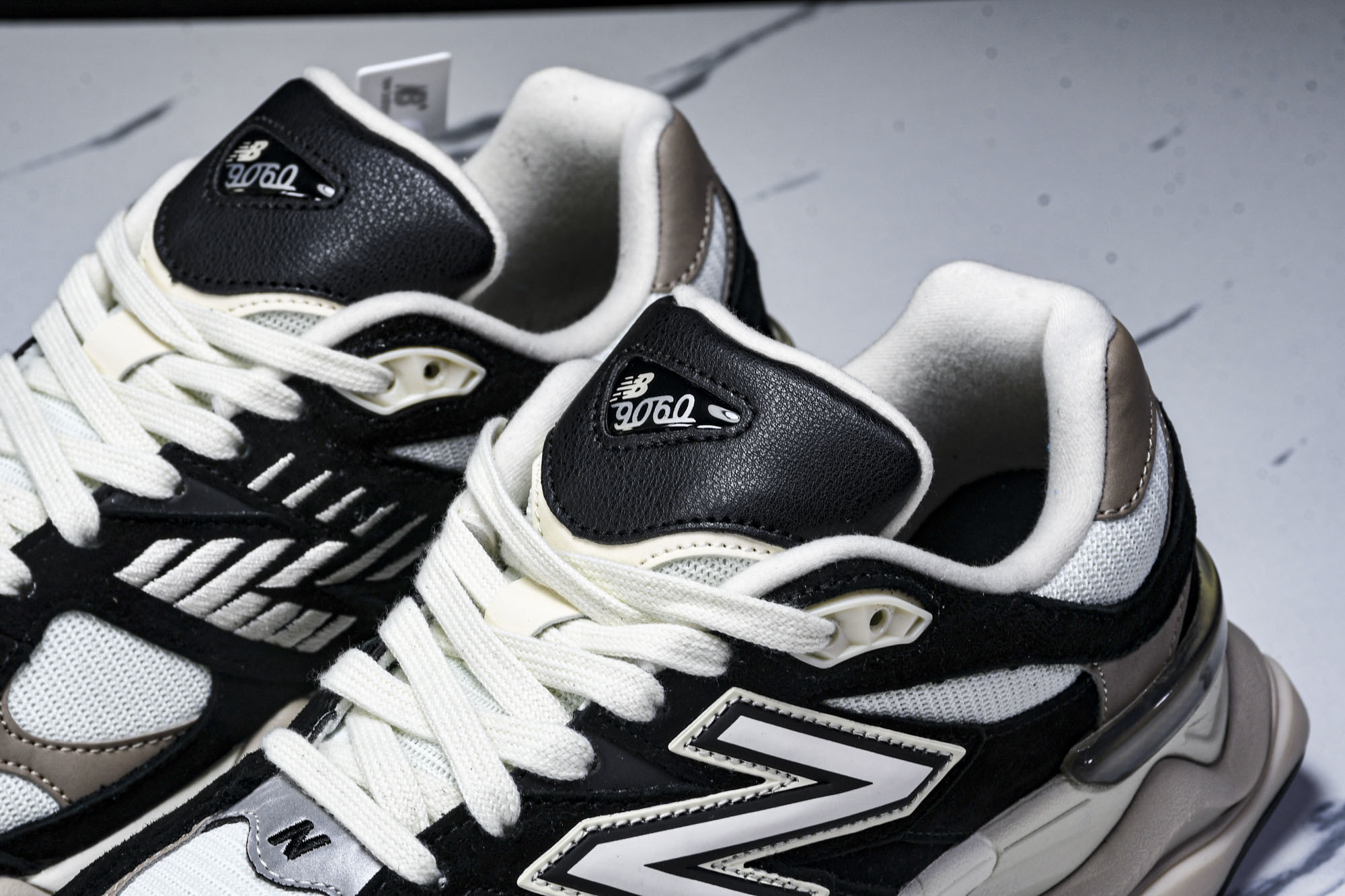 New Balance NB 9060 Sea Salt 黑白  货号：U9060BLZ #YZ010#