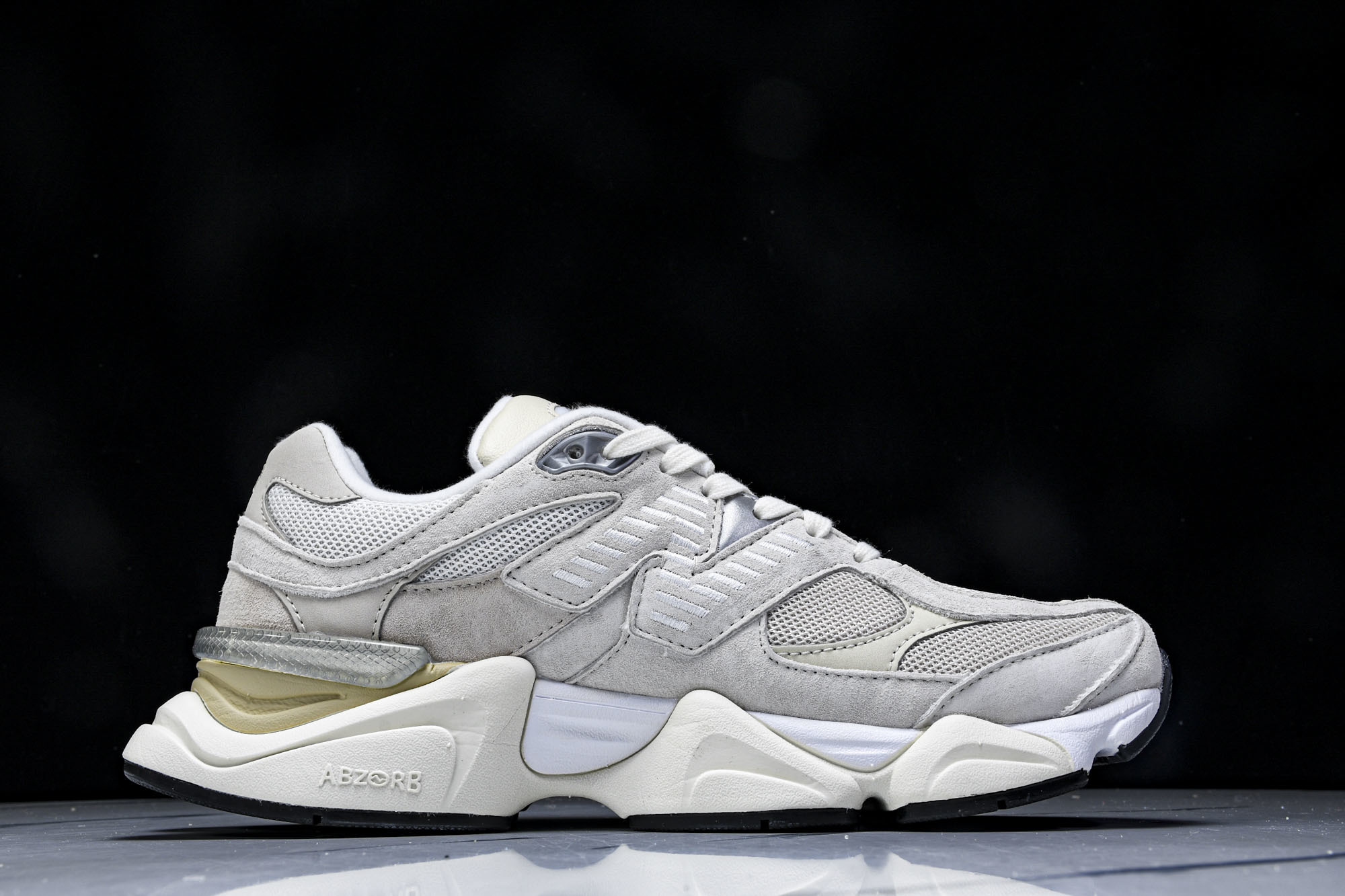 New Balance NB 9060米色  货号：U9060WHT #YZ010#鞋款灵感源自设计师本