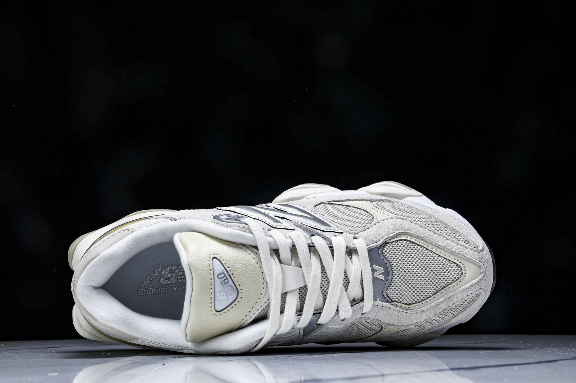 New Balance NB 9060米色  货号：U9060WHT #YZ010#鞋款灵感源自设计师本