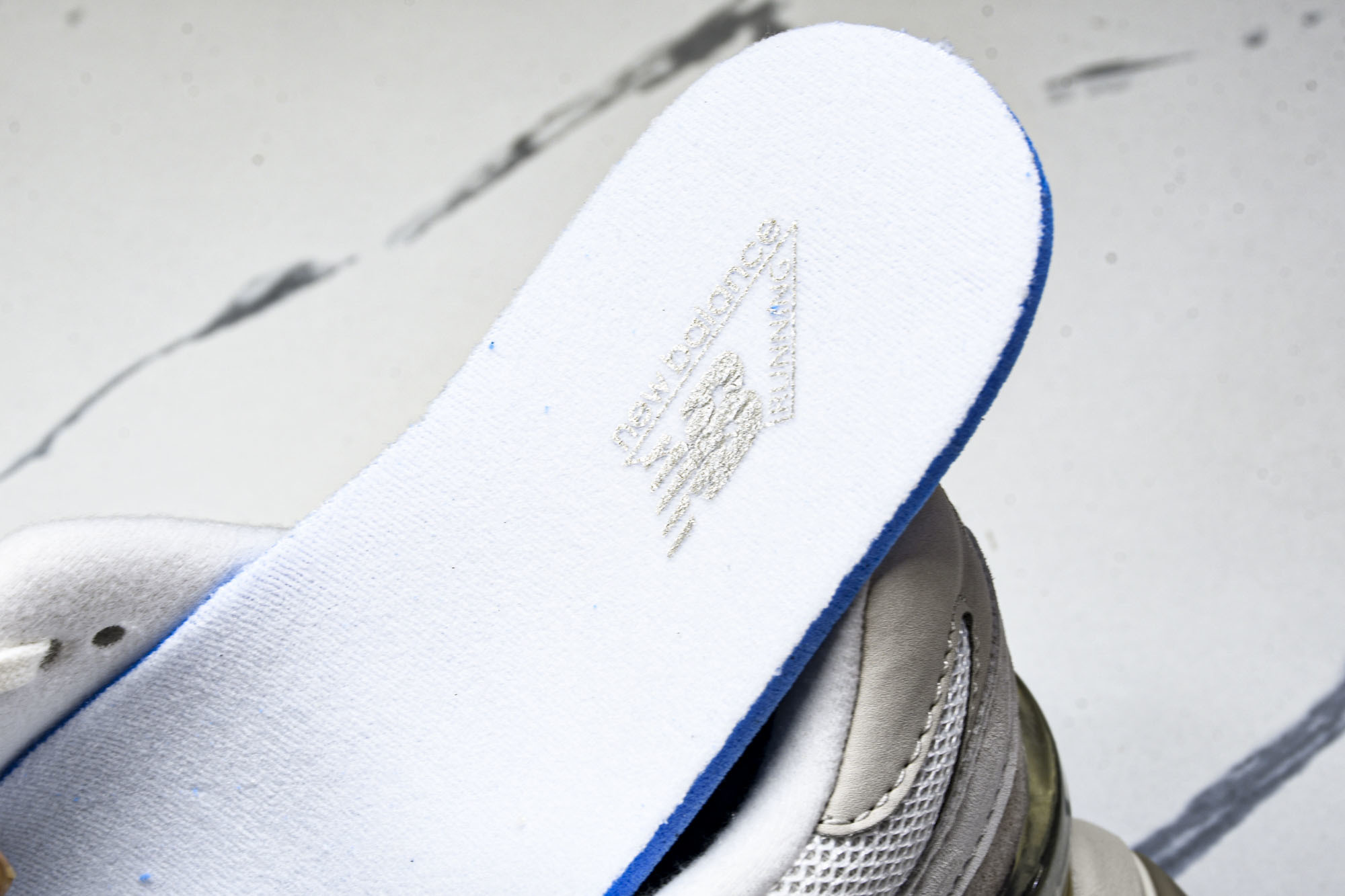 New Balance NB 9060米色  货号：U9060WHT #YZ010#鞋款灵感源自设计师本