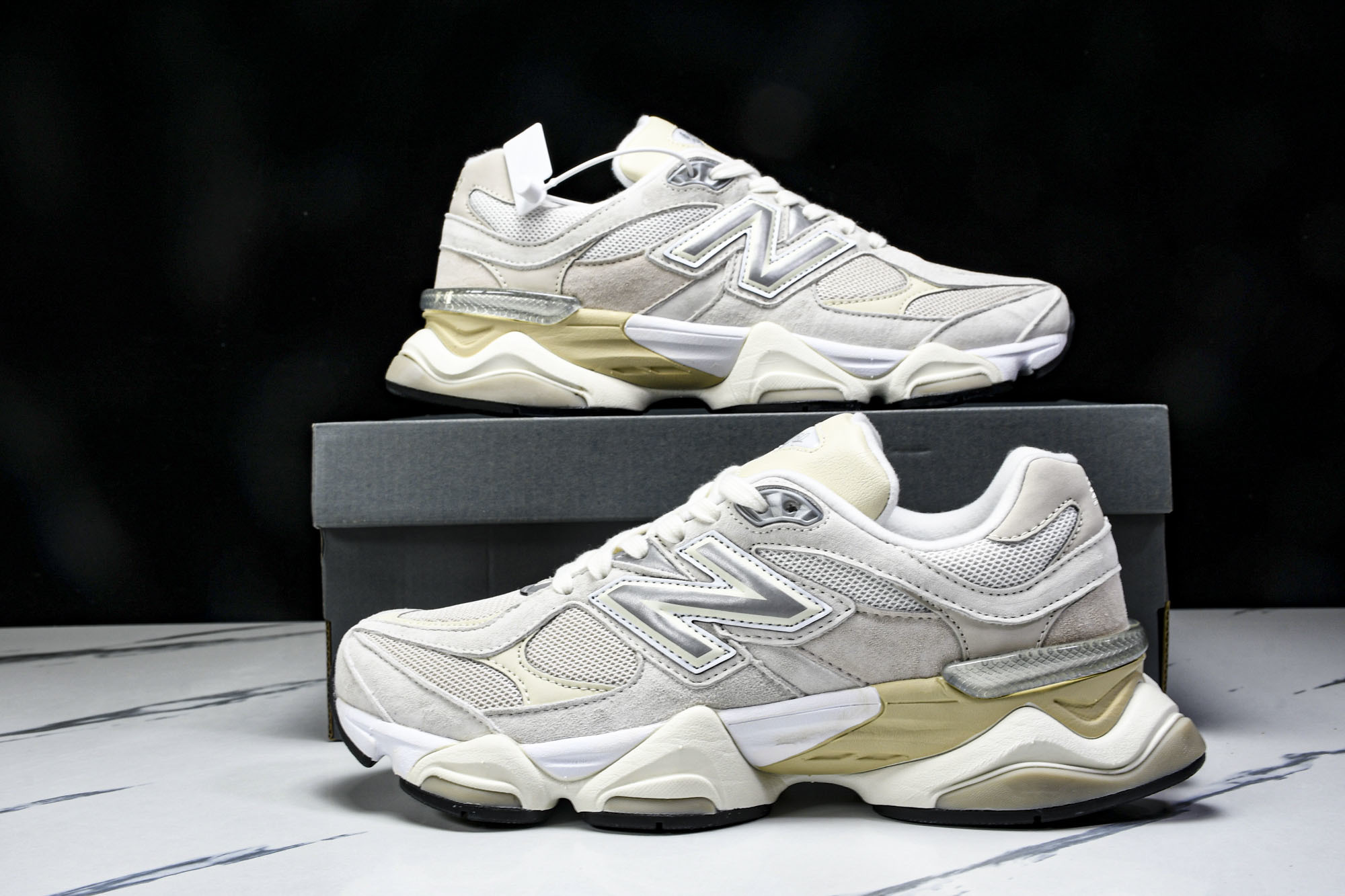 New Balance NB 9060米色  货号：U9060WHT #YZ010#鞋款灵感源自设计师本