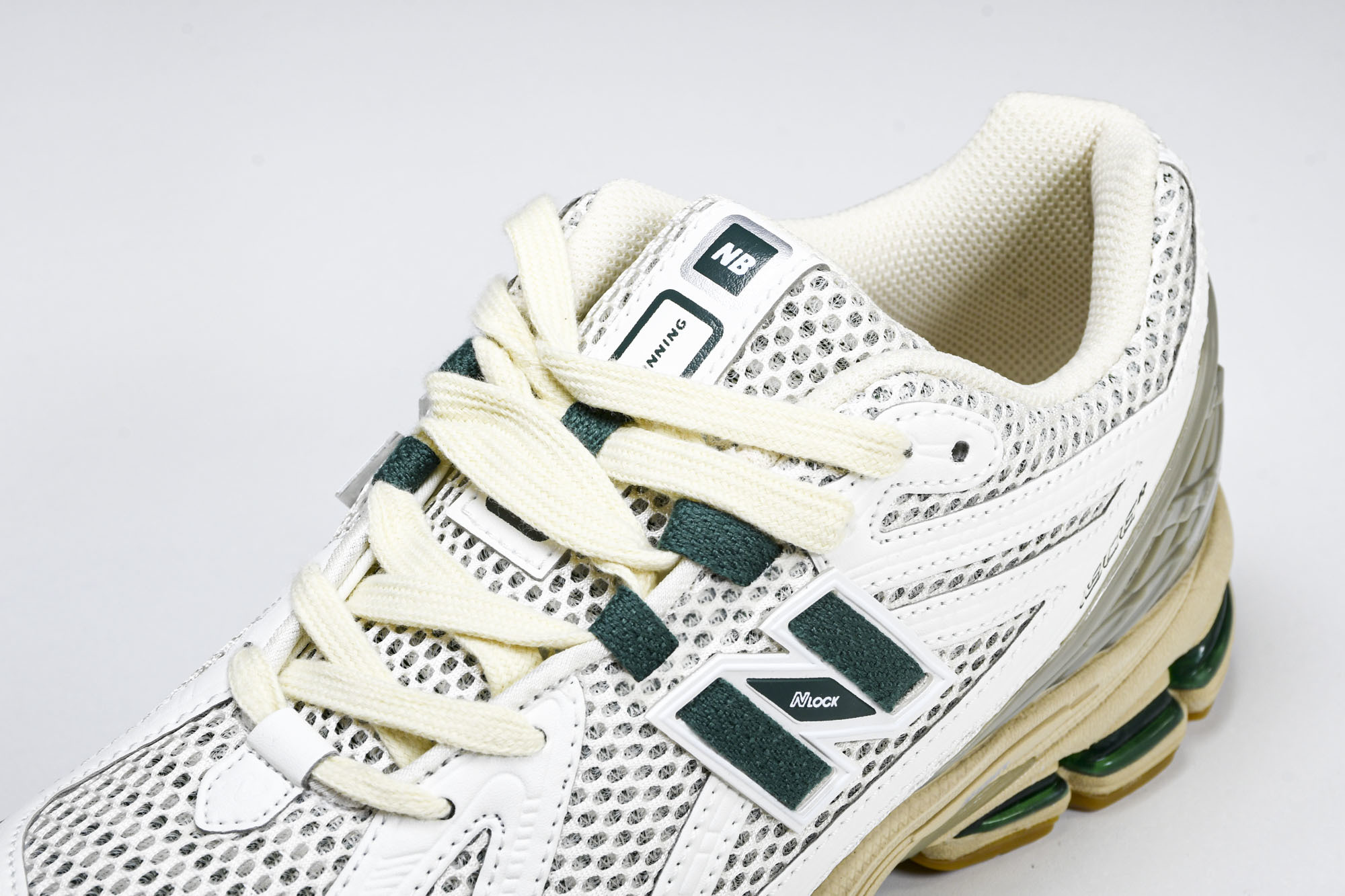 New Balance 1906系列复古老爹风休闲运动慢跑鞋 M1906RQ #YZ010#鞋款灵感源自