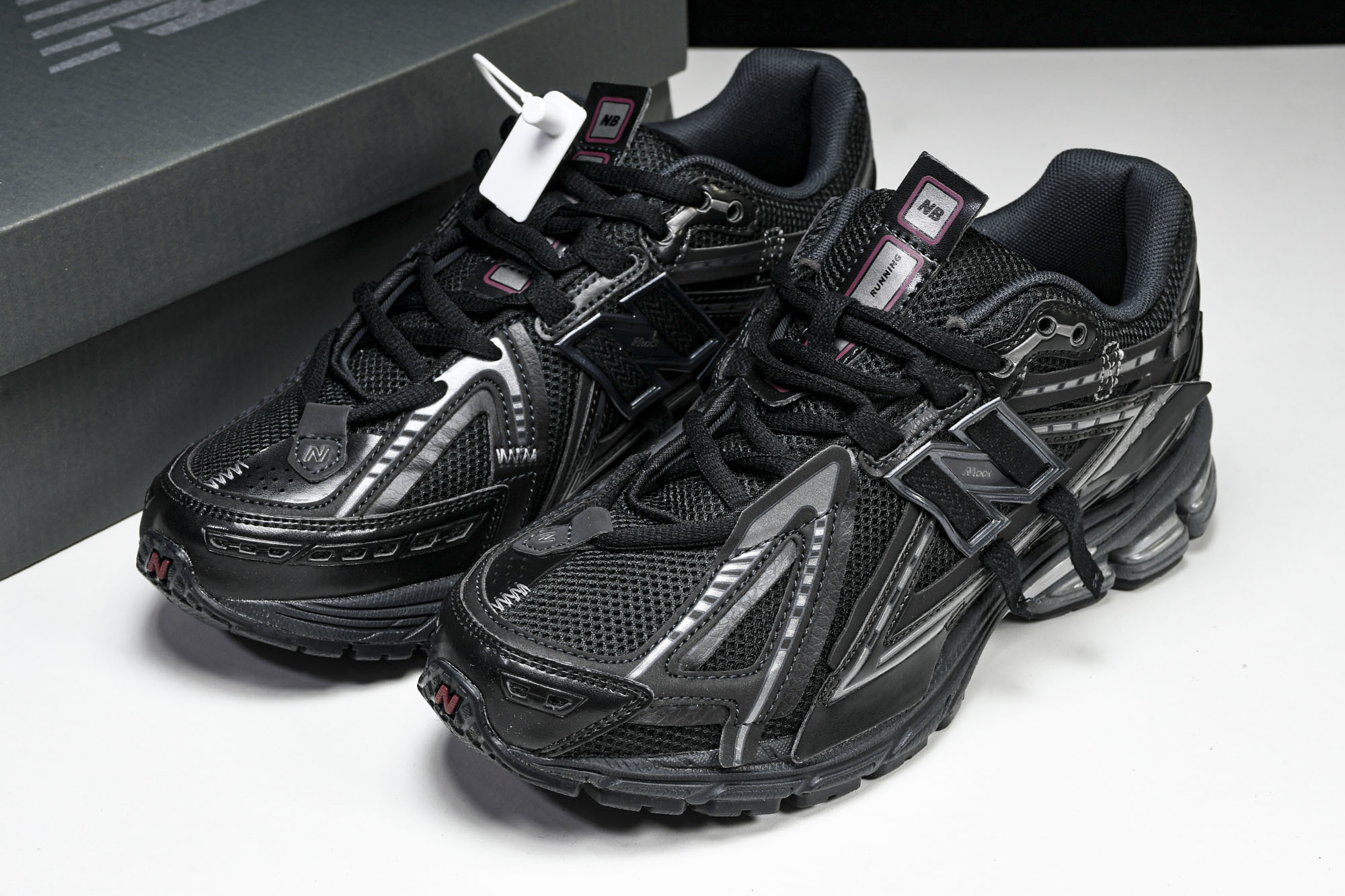 New Balance 1906系列复古老爹风休闲运动慢跑鞋 M1906AF #YZ010#鞋款灵感源自