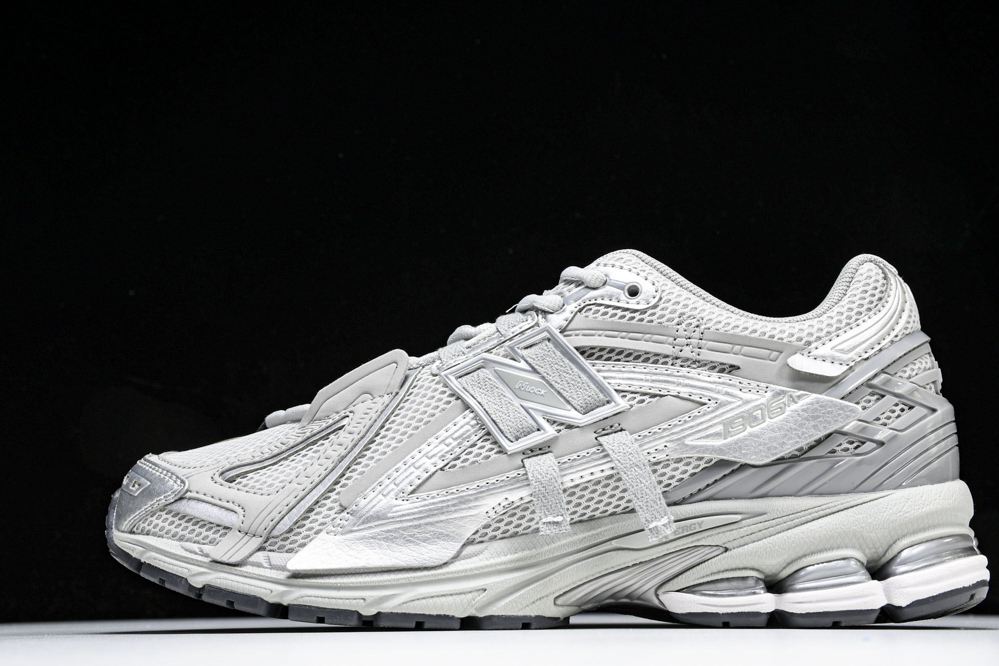 New Balance 1906系列复古老爹风休闲运动慢跑鞋 M1906AG #YZ010#鞋款灵感源自