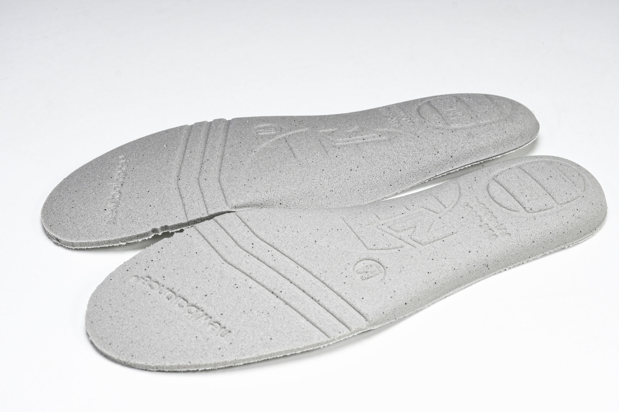 New Balance 1906系列复古老爹风休闲运动慢跑鞋 M1906AG #YZ010#鞋款灵感源自