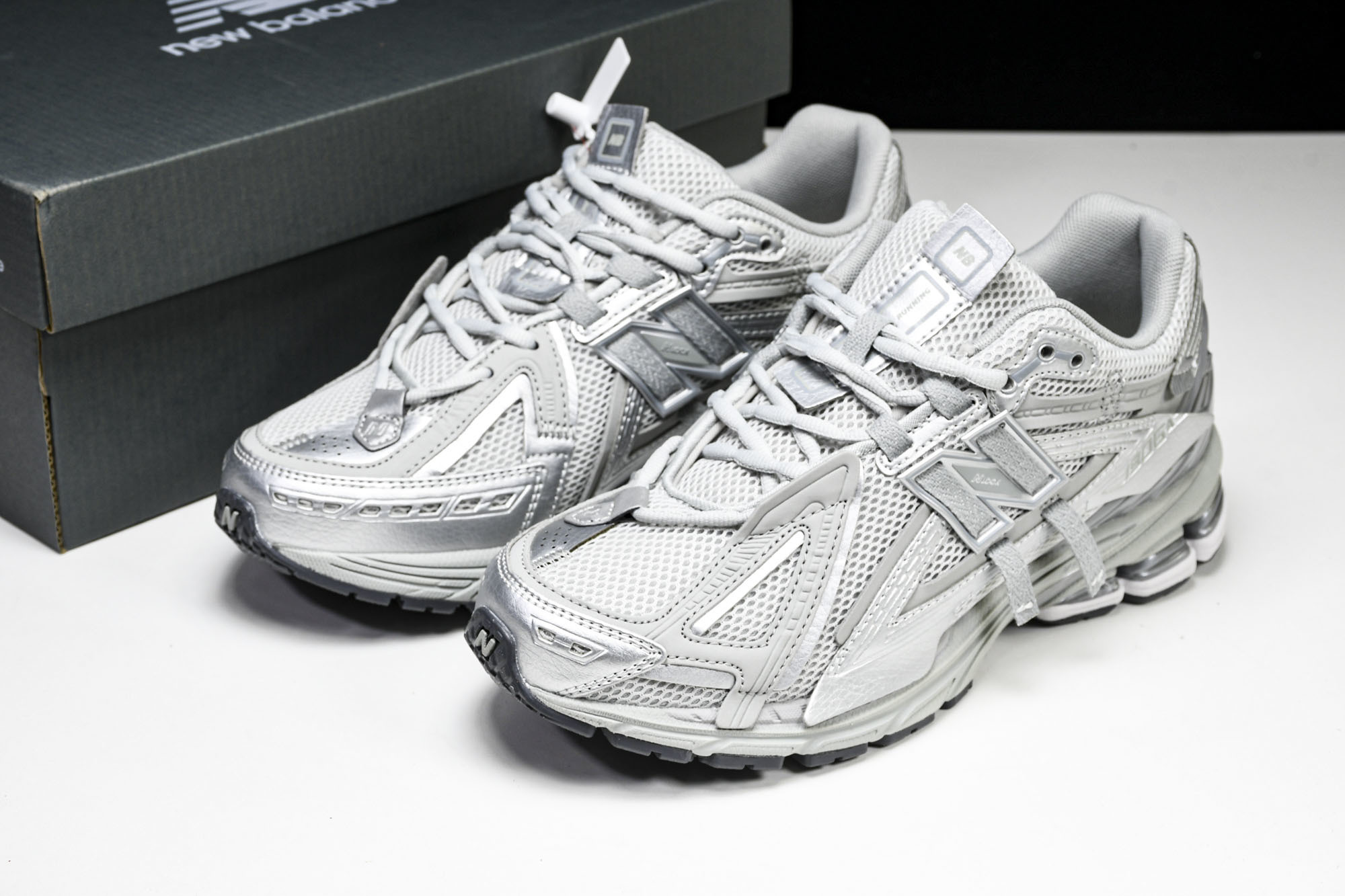 New Balance 1906系列复古老爹风休闲运动慢跑鞋 M1906AG #YZ010#鞋款灵感源自