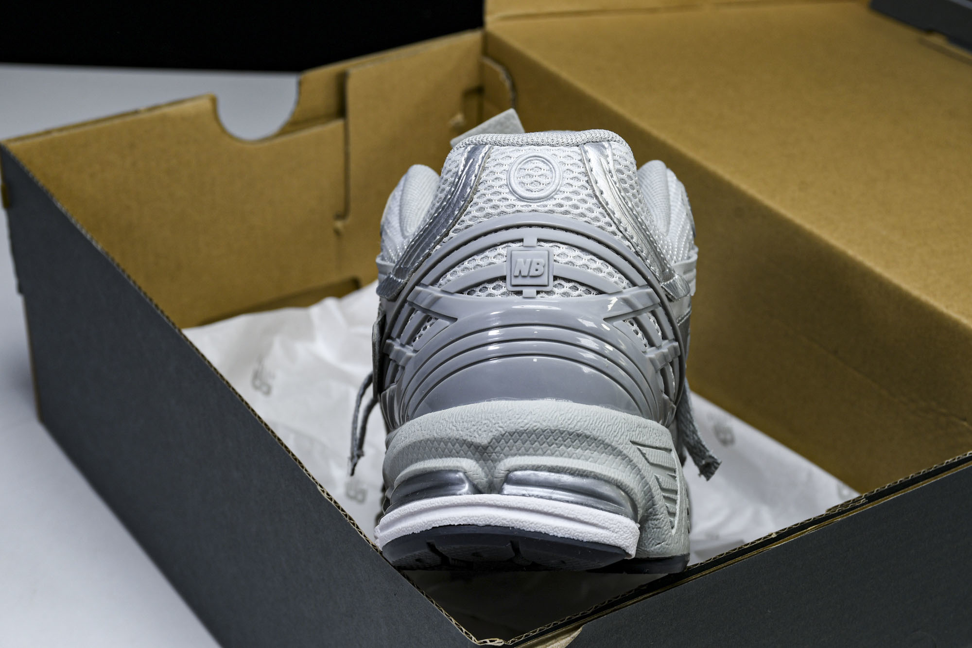 New Balance 1906系列复古老爹风休闲运动慢跑鞋 M1906AG #YZ010#鞋款灵感源自
