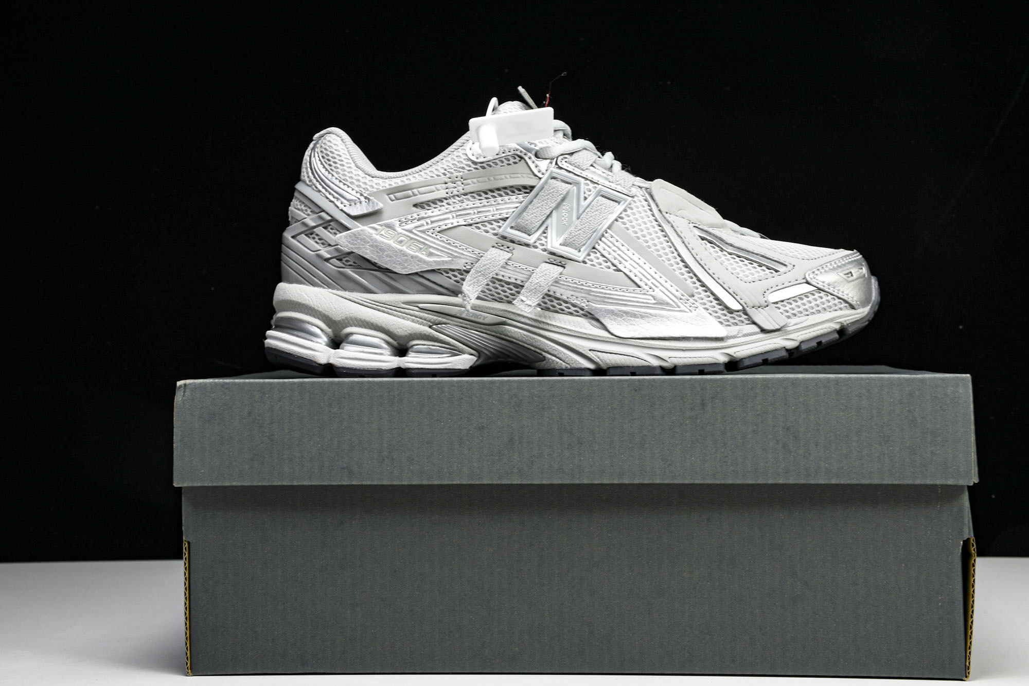 New Balance 1906系列复古老爹风休闲运动慢跑鞋 M1906AG #YZ010#鞋款灵感源自