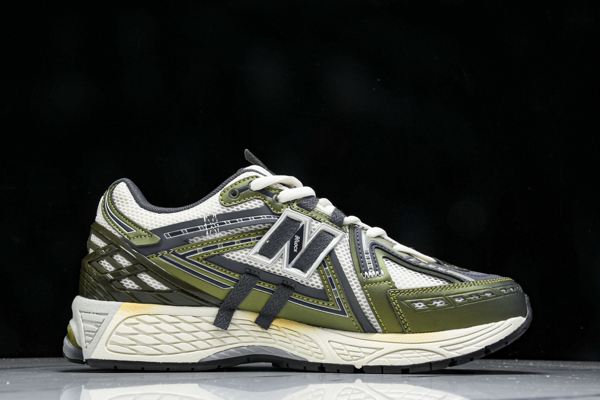 New Balance 1906系列复古老爹风休闲运动慢跑鞋 M1906ANA #YZ010#鞋款灵感源